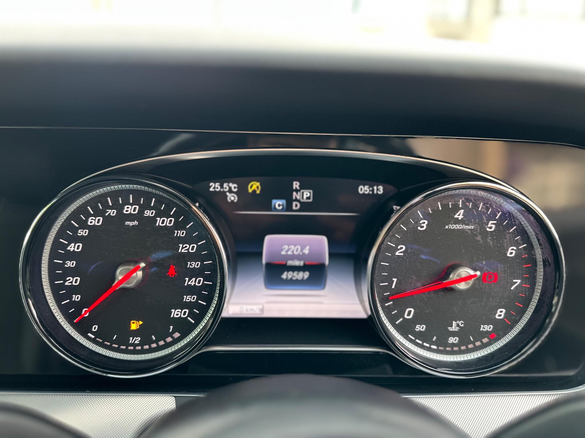 Mercedes-Benz E-Class view 26
