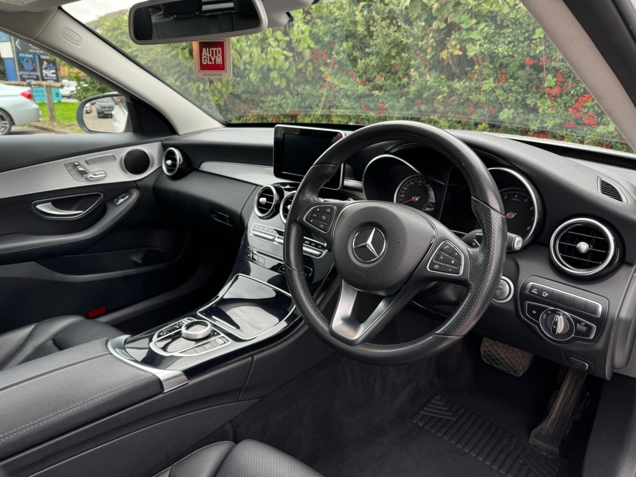 Mercedes-Benz C-Class view 18