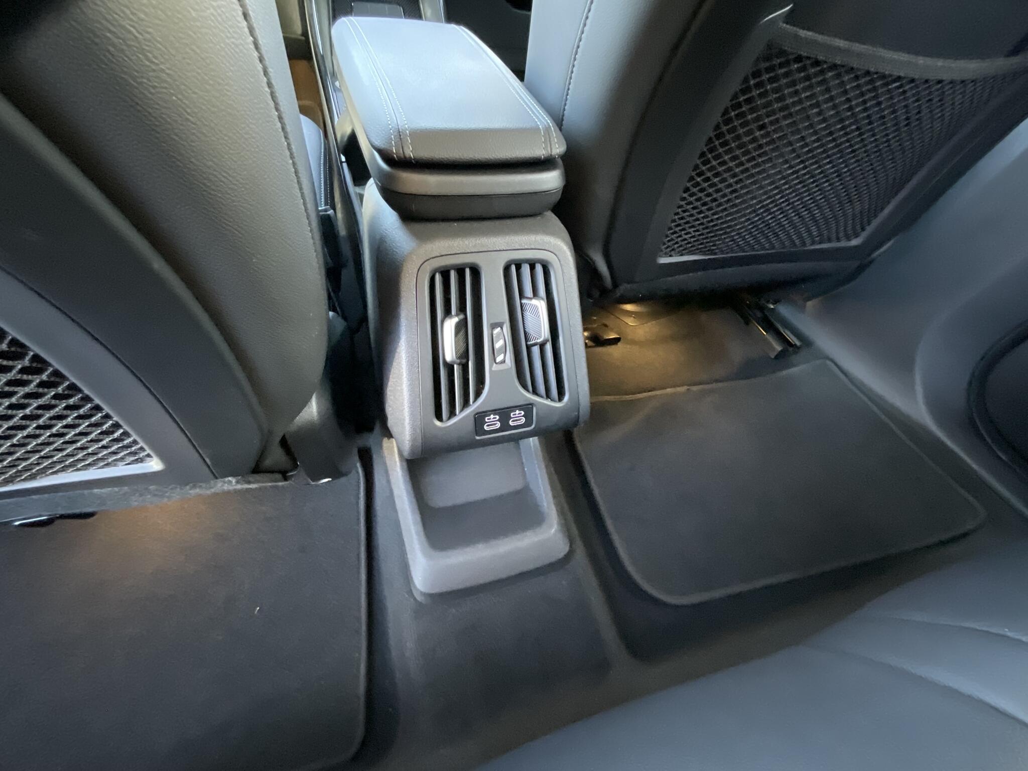 BMW Ix1 view 19