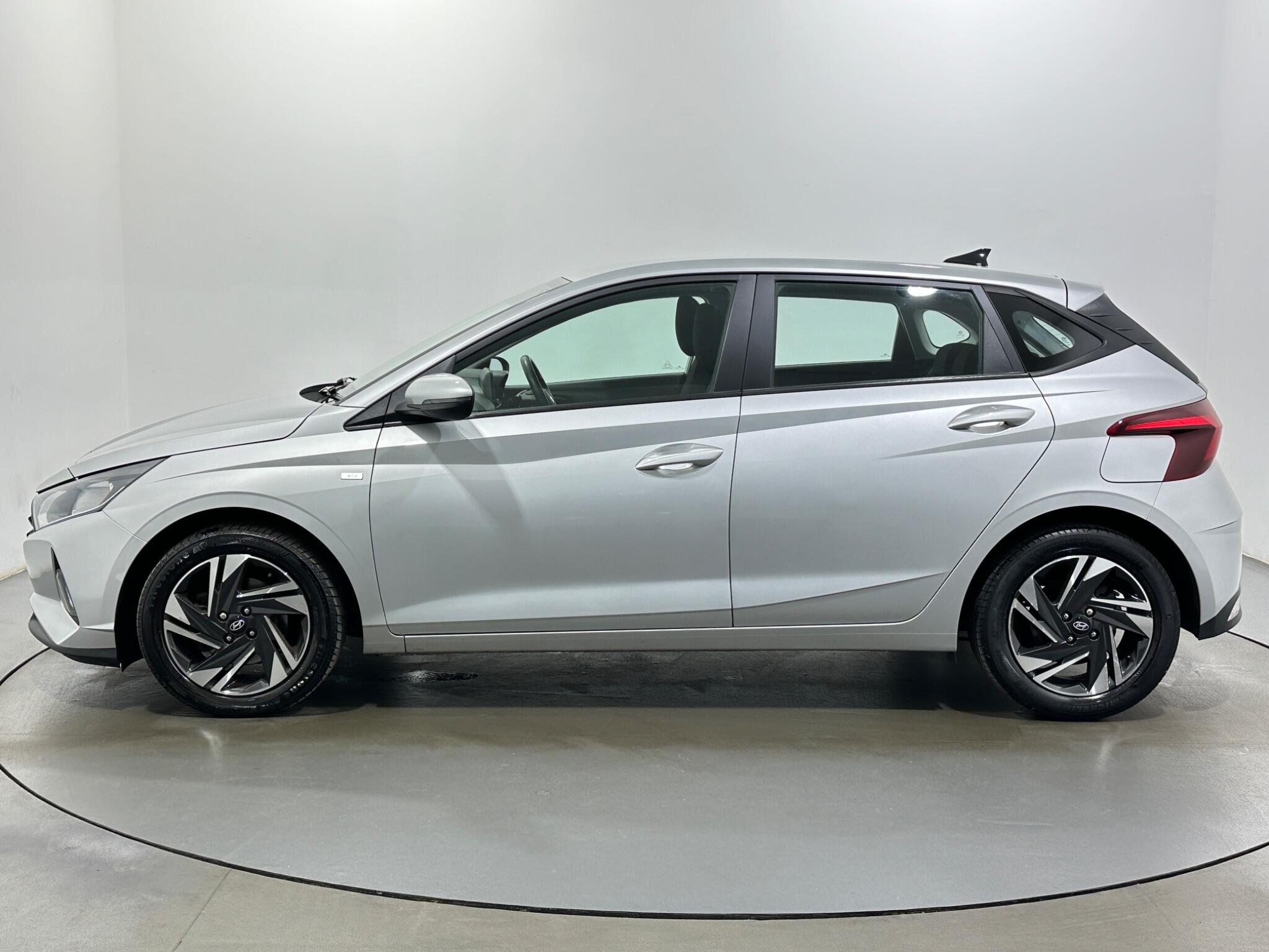 Hyundai i20 view 5