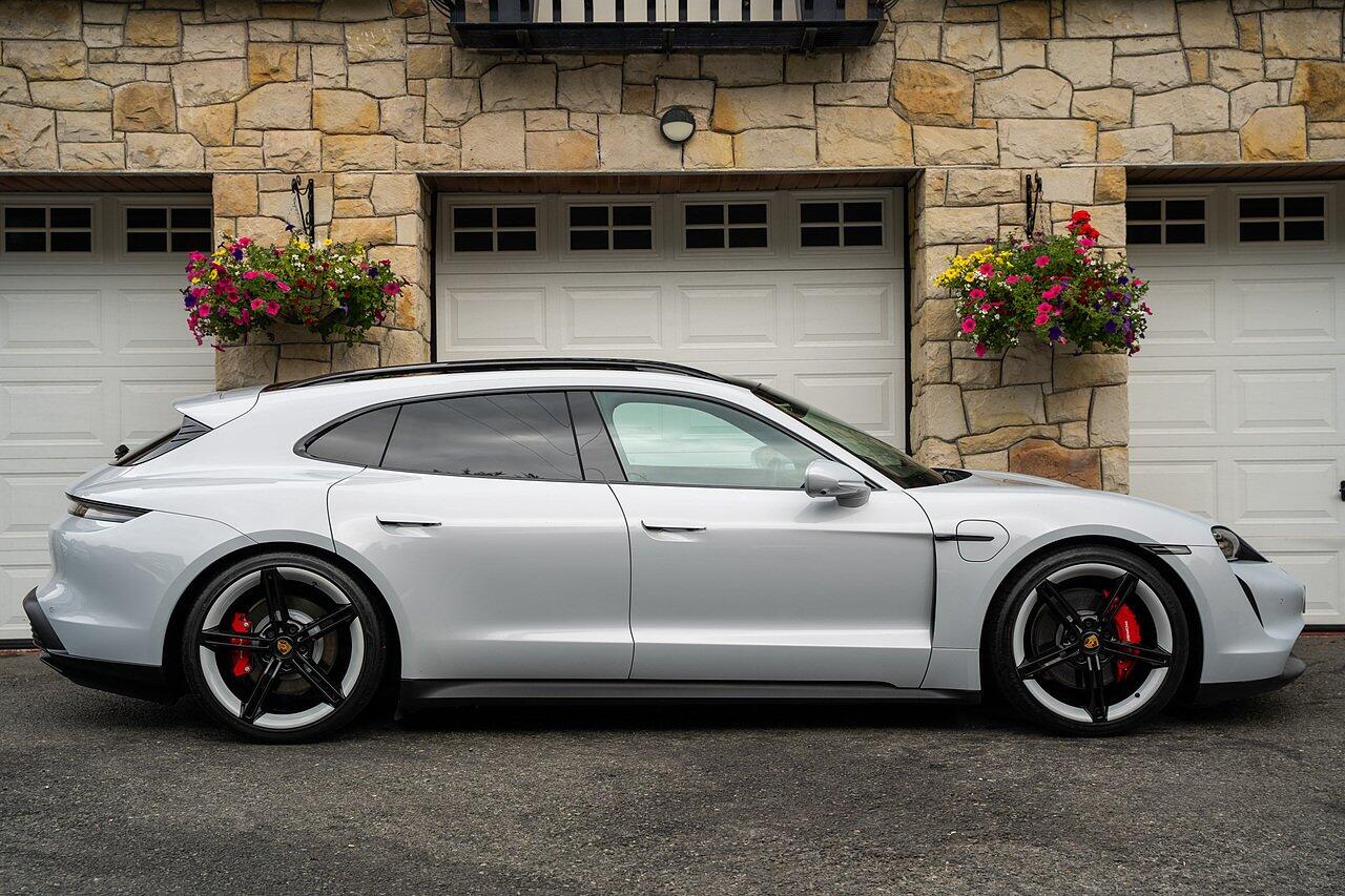 Porsche Taycan view 3