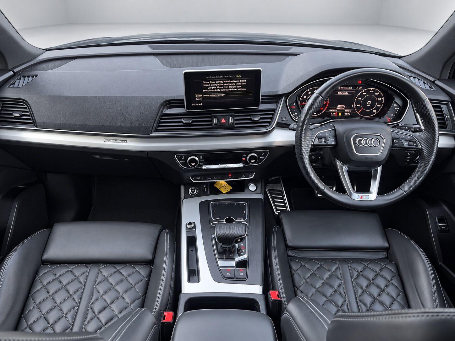 Audi Q5 view 2
