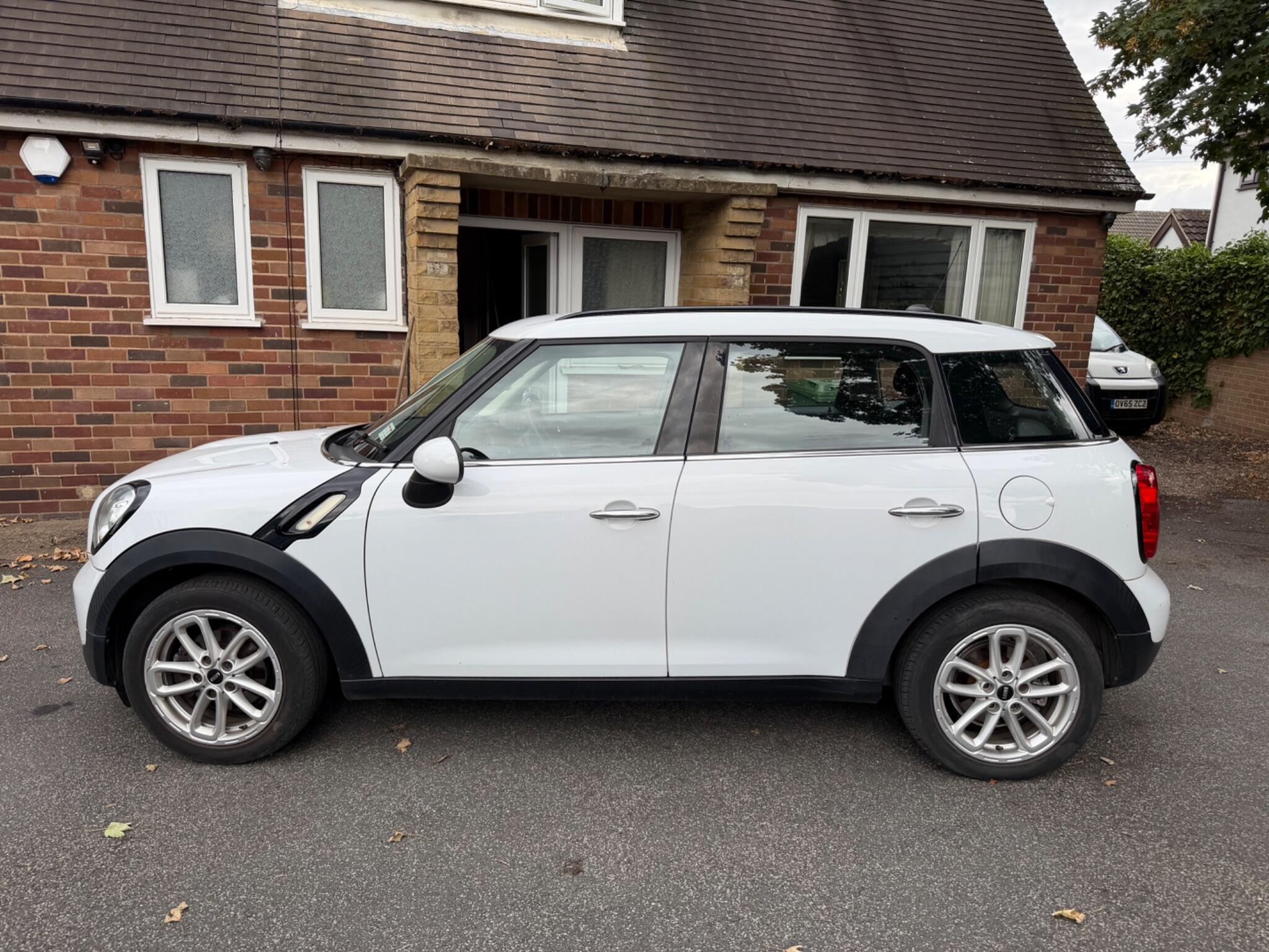 Mini Countryman view 2