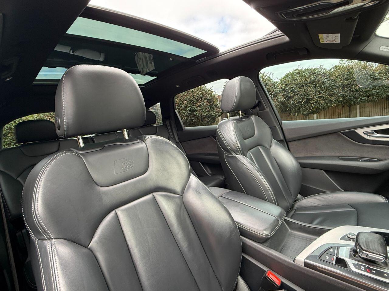 Audi Q7 view 16