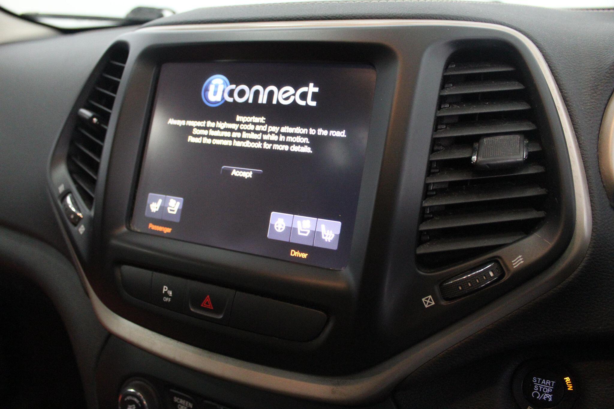 Jeep Cherokee view 37
