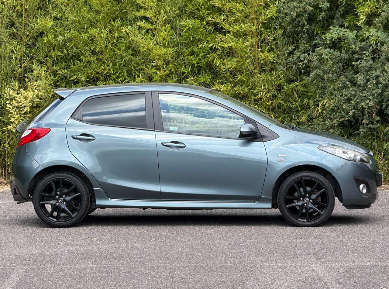 Mazda Mazda2 view 3