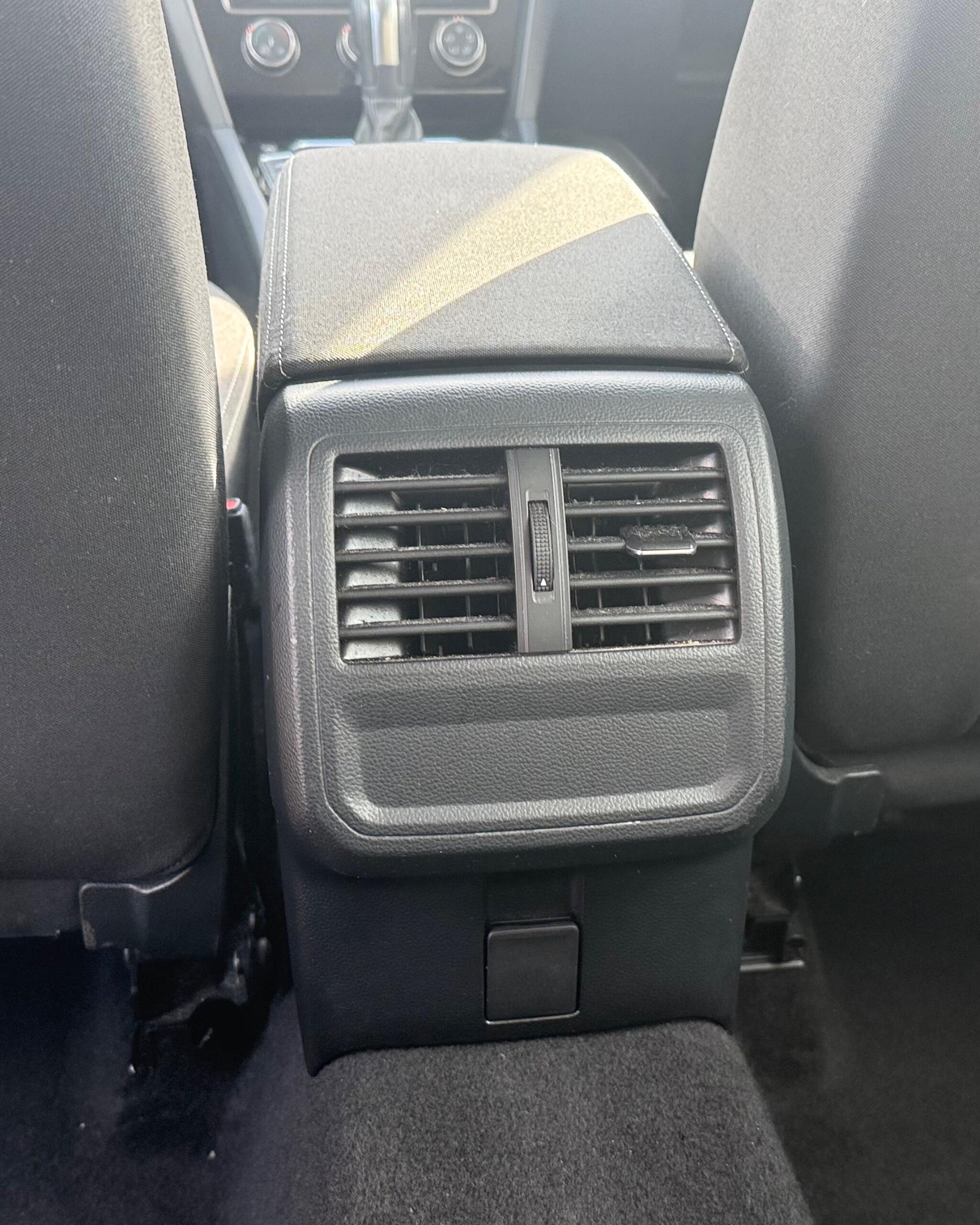 Volkswagen Passat view 15