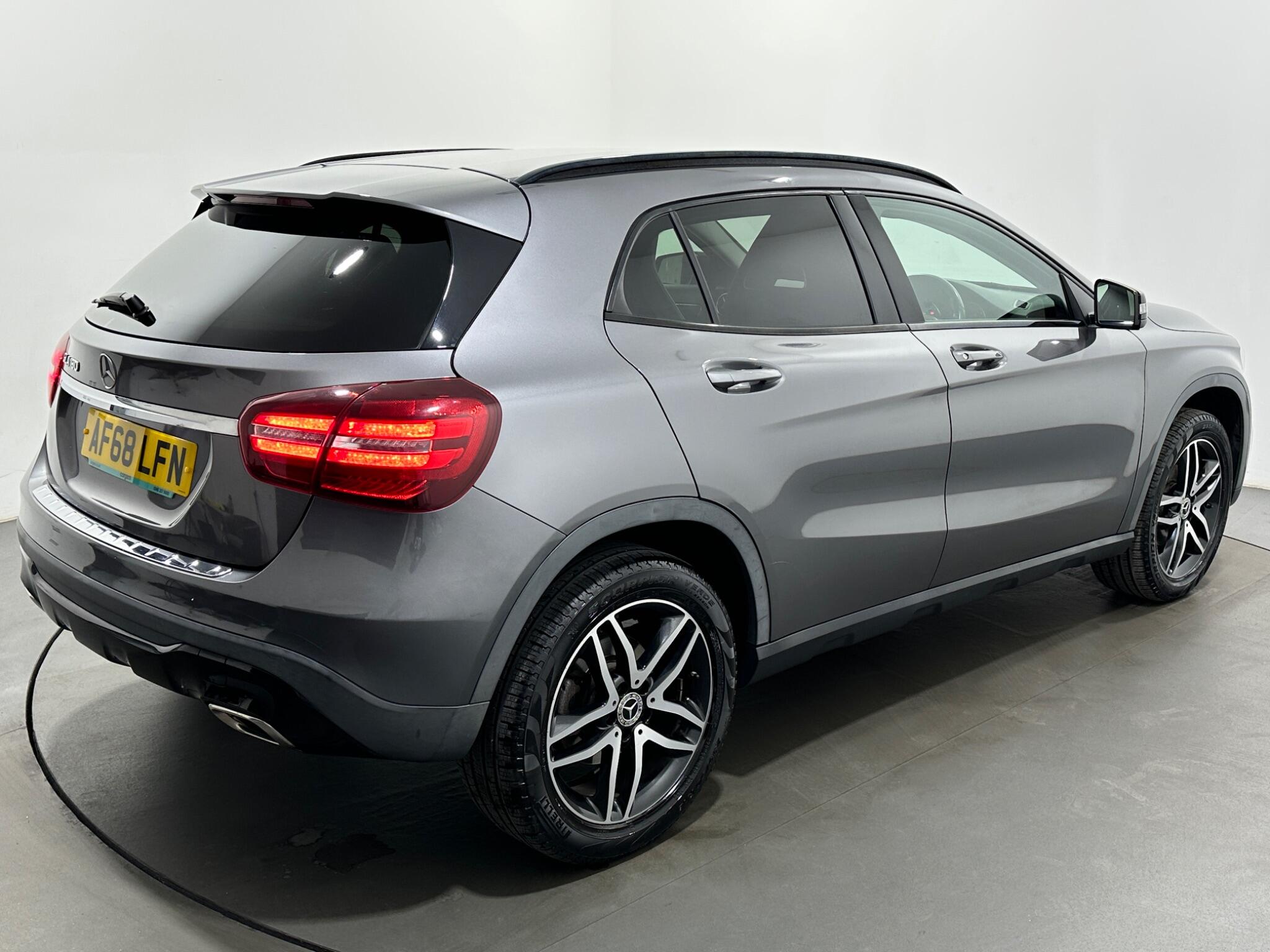 Mercedes-Benz Gla view 51