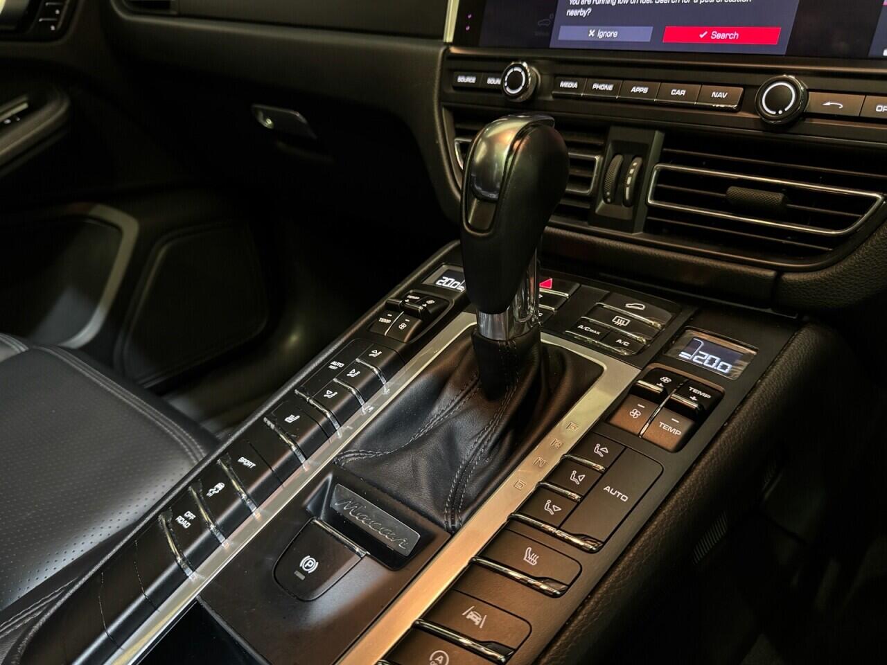Porsche Macan view 18