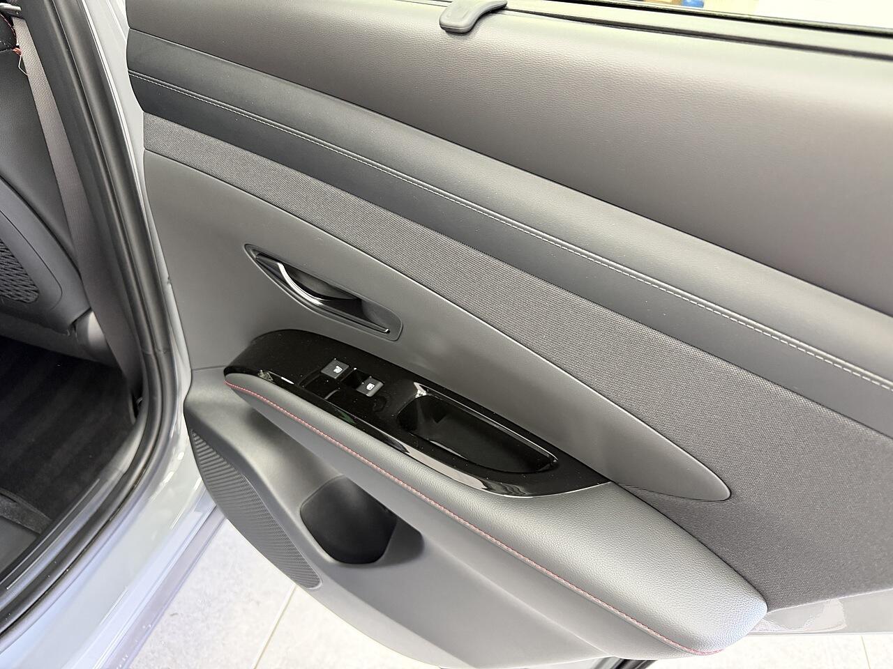 Hyundai Tucson view 24
