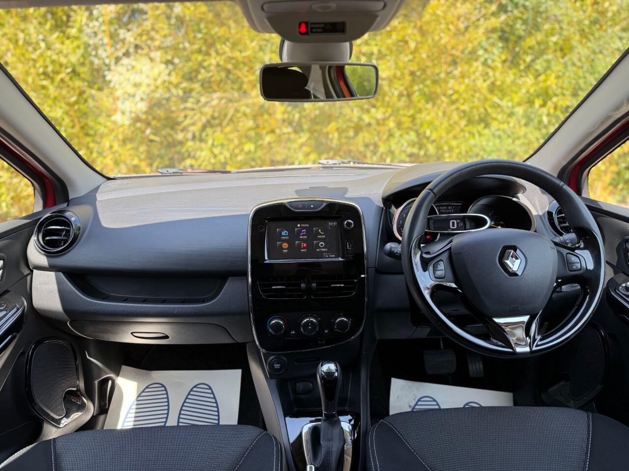 Renault Clio view 15