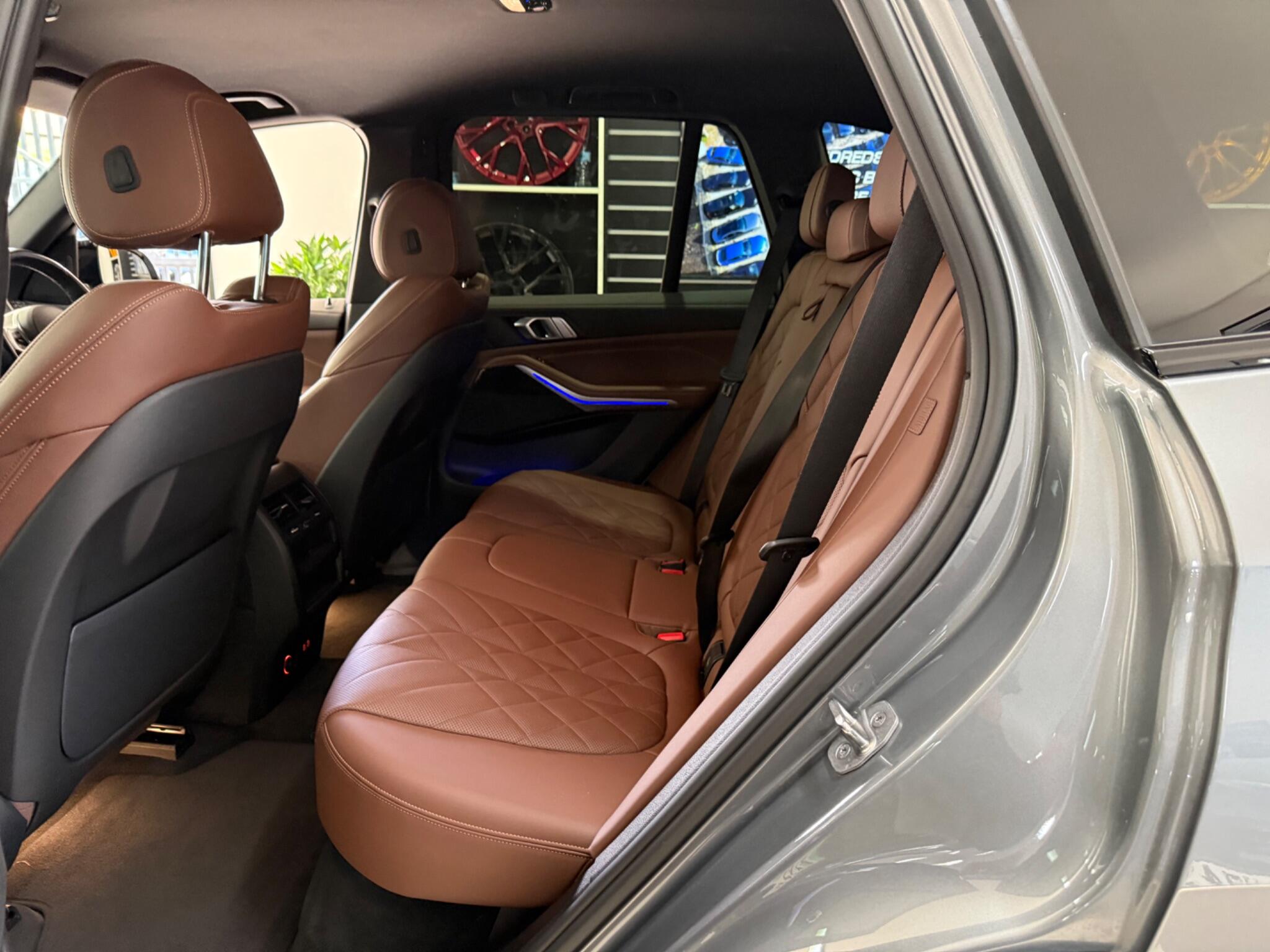 BMW X5 view 40