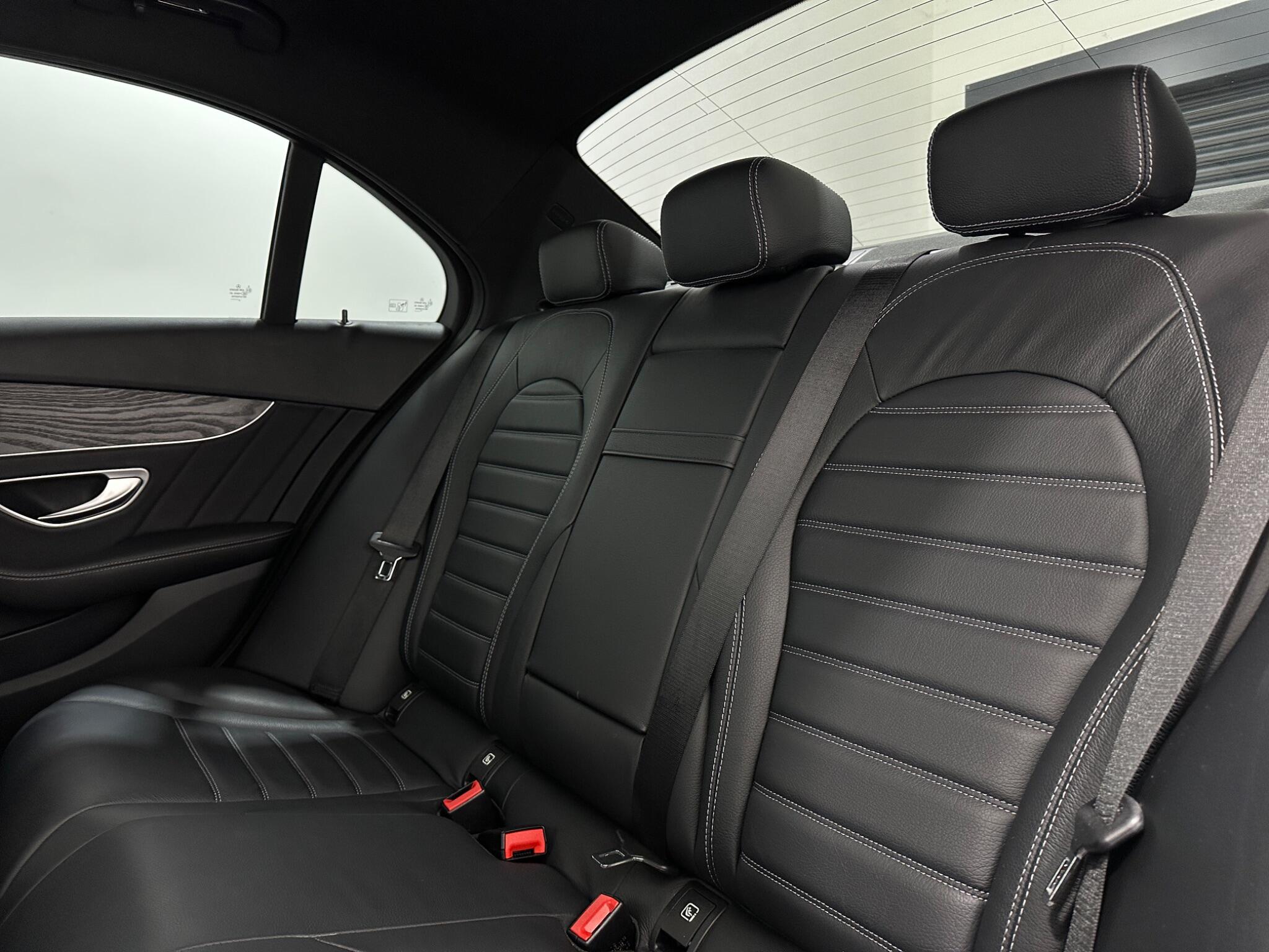 Mercedes-Benz C-Class view 39