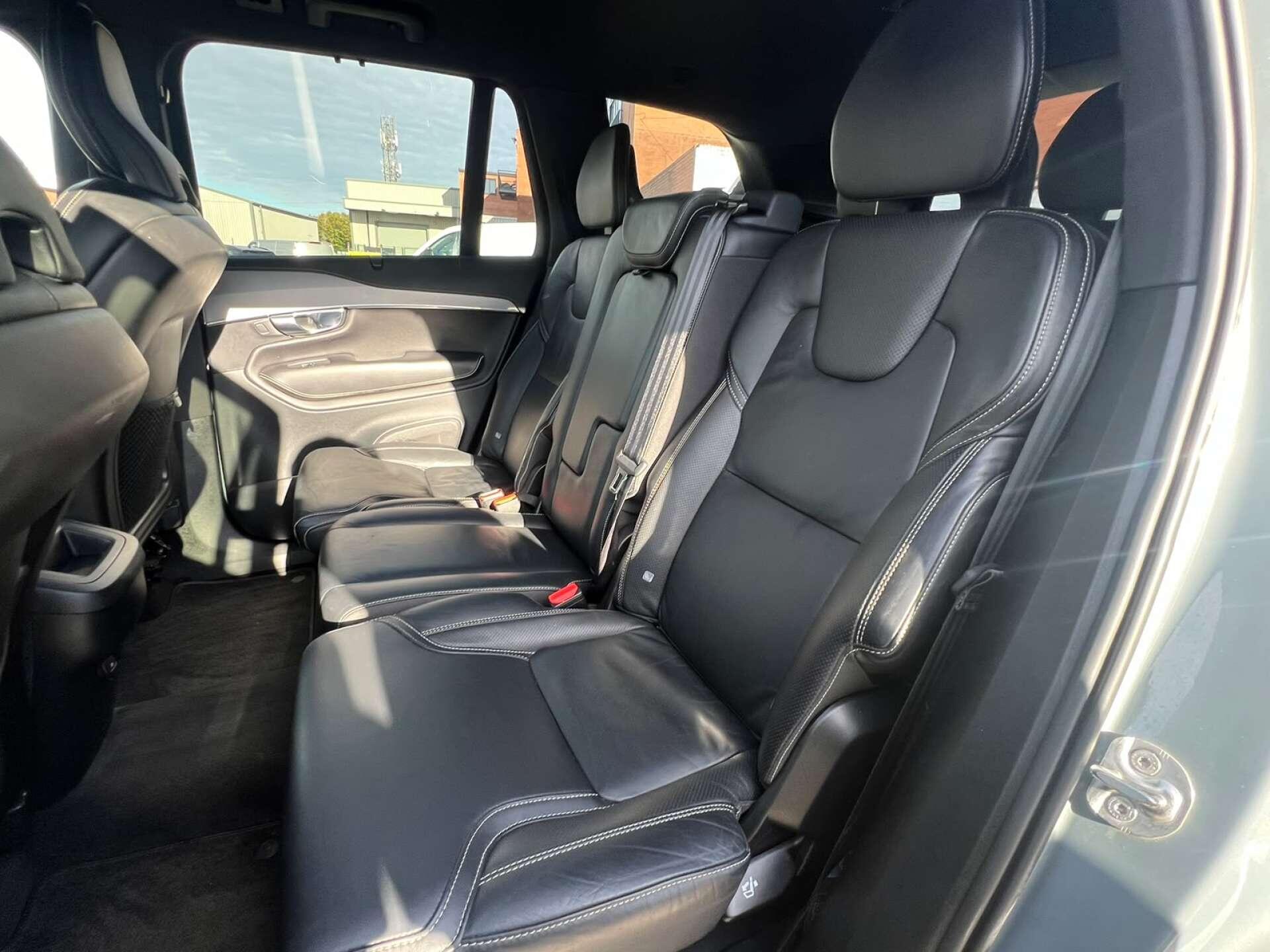 Volvo XC90 view 19