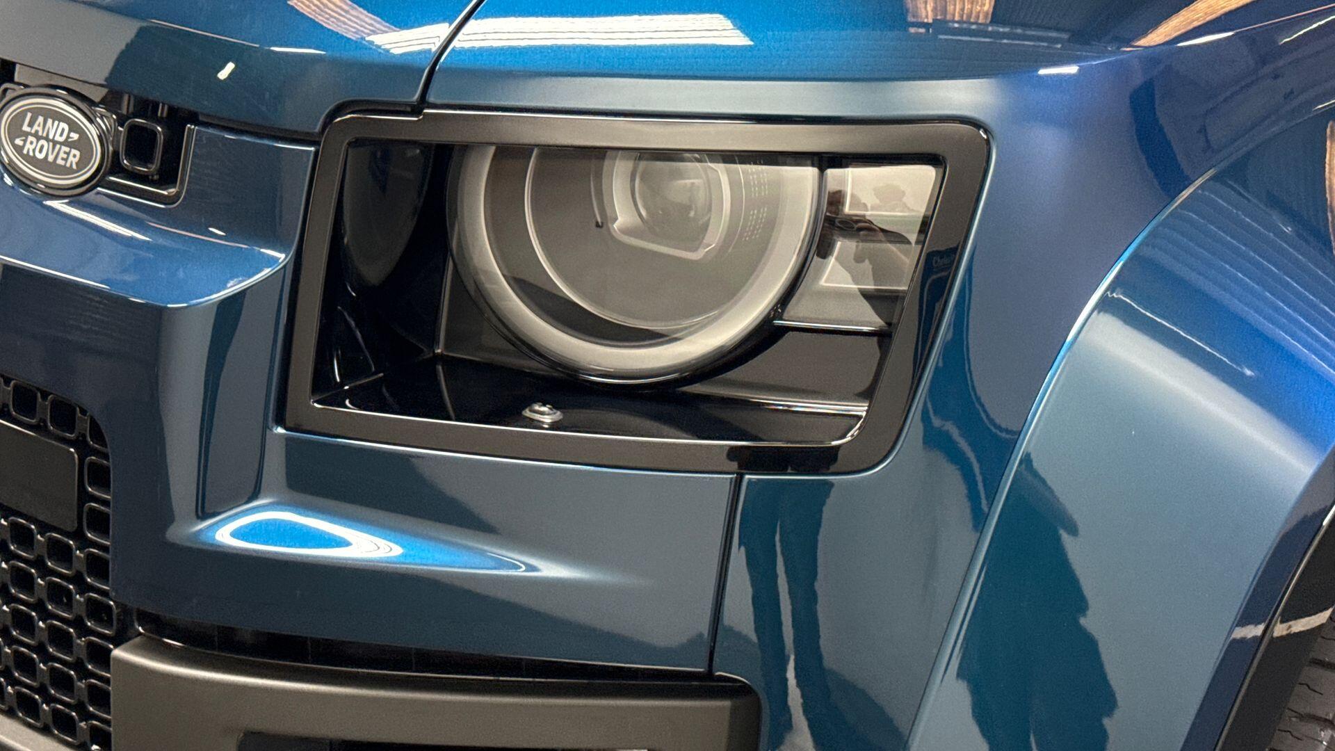 Land Rover Defender view 17