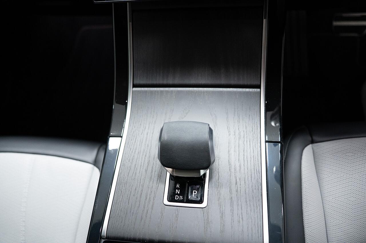 Land Rover Range Rover Evoque view 17