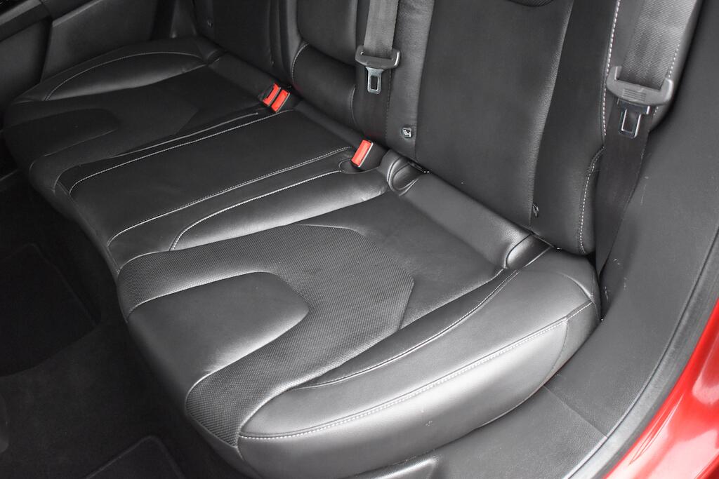 Ford Mondeo view 44