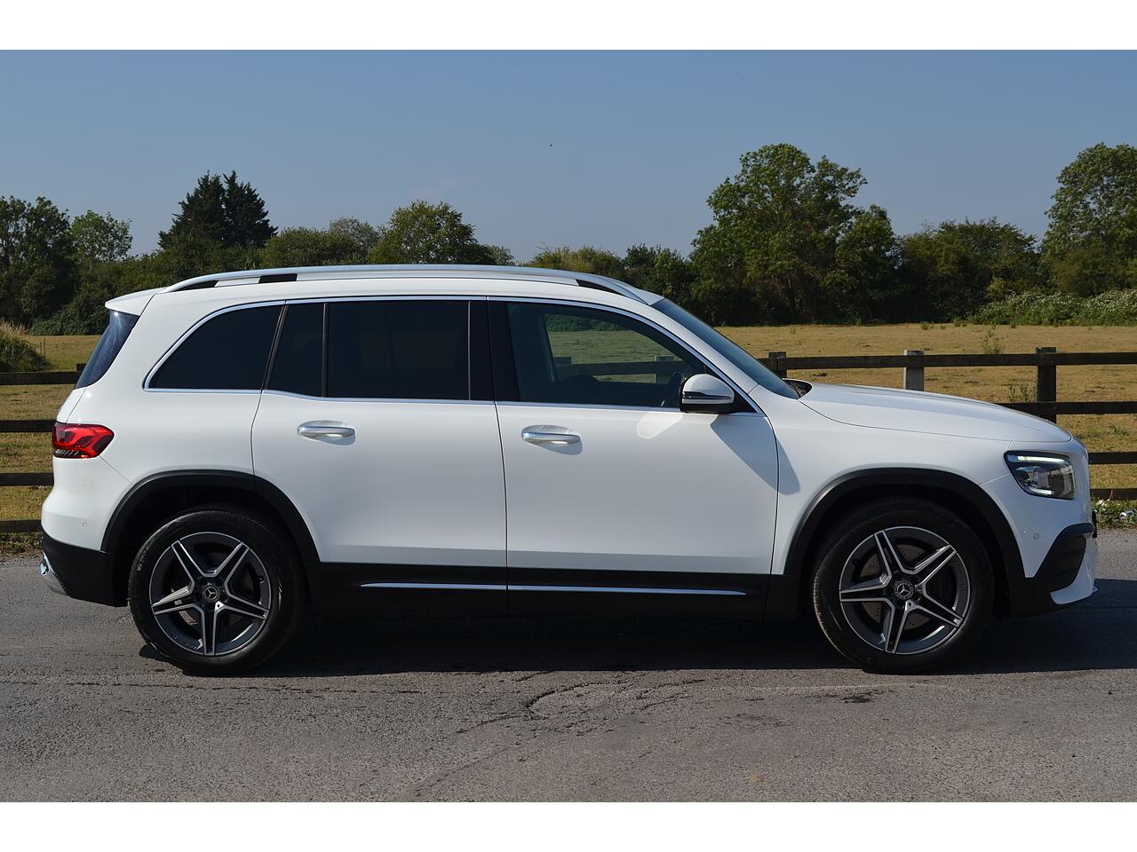 Mercedes-Benz GLB view 10