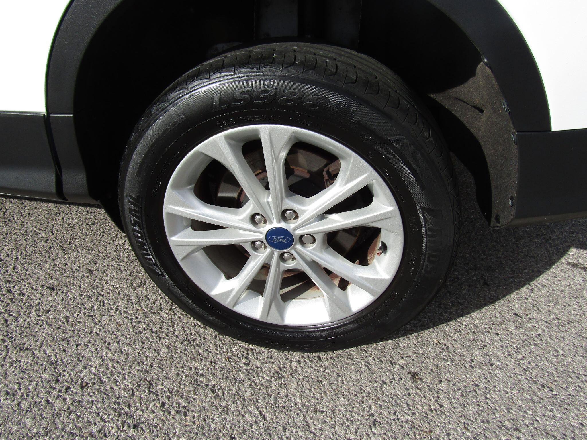 Ford Kuga view 19
