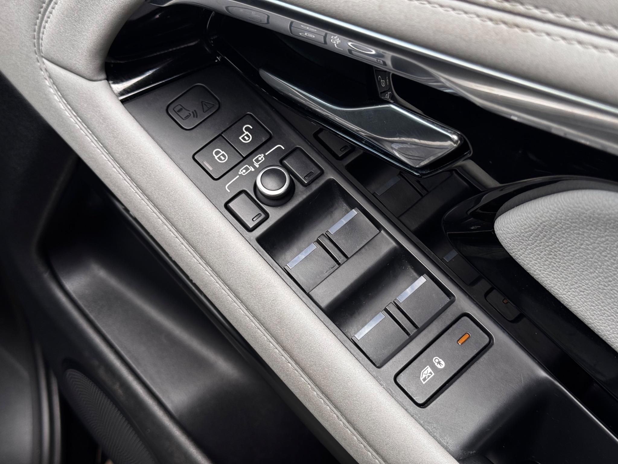 Land Rover Range Rover Evoque view 17