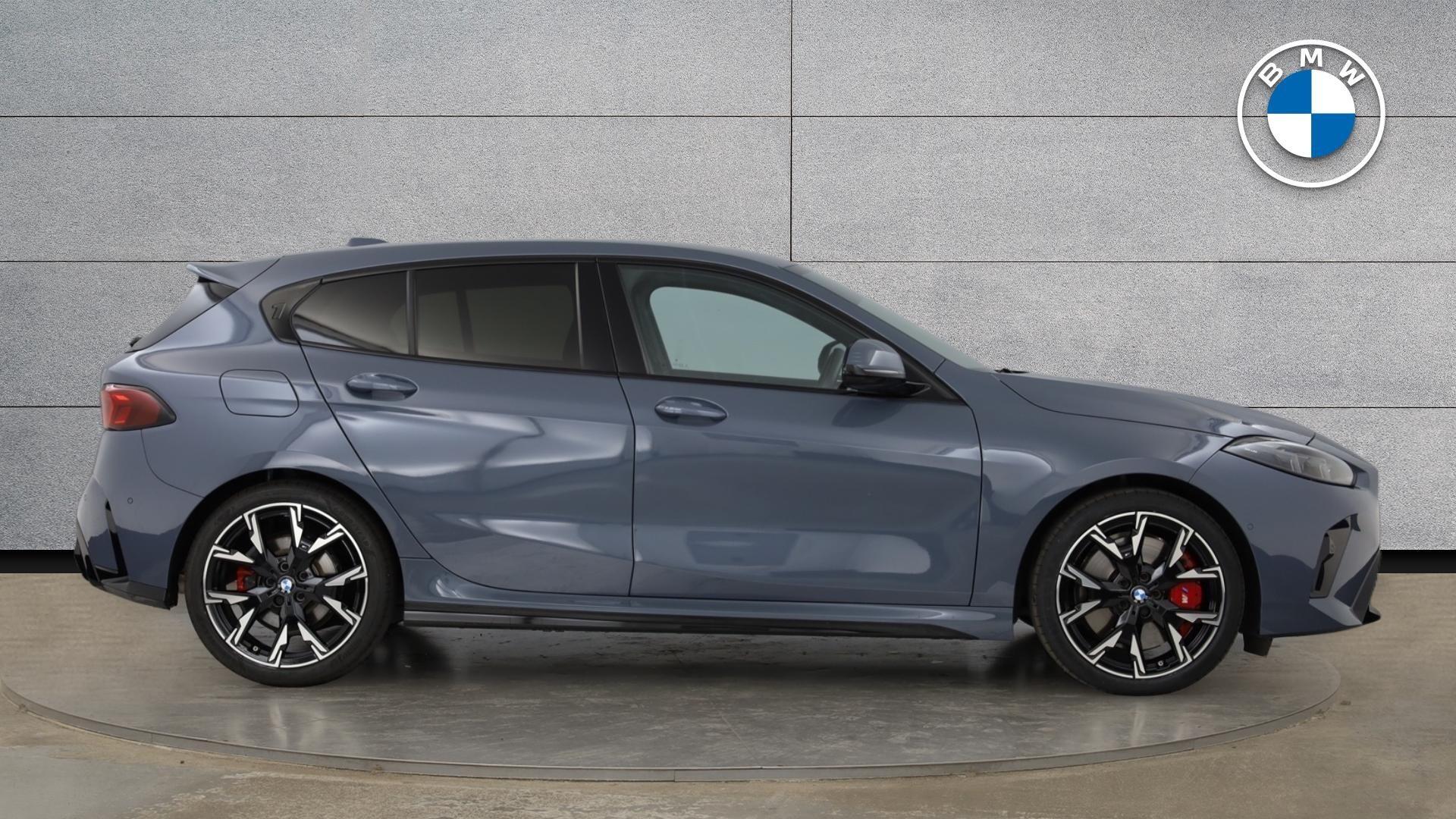 BMW 1 Series view 4