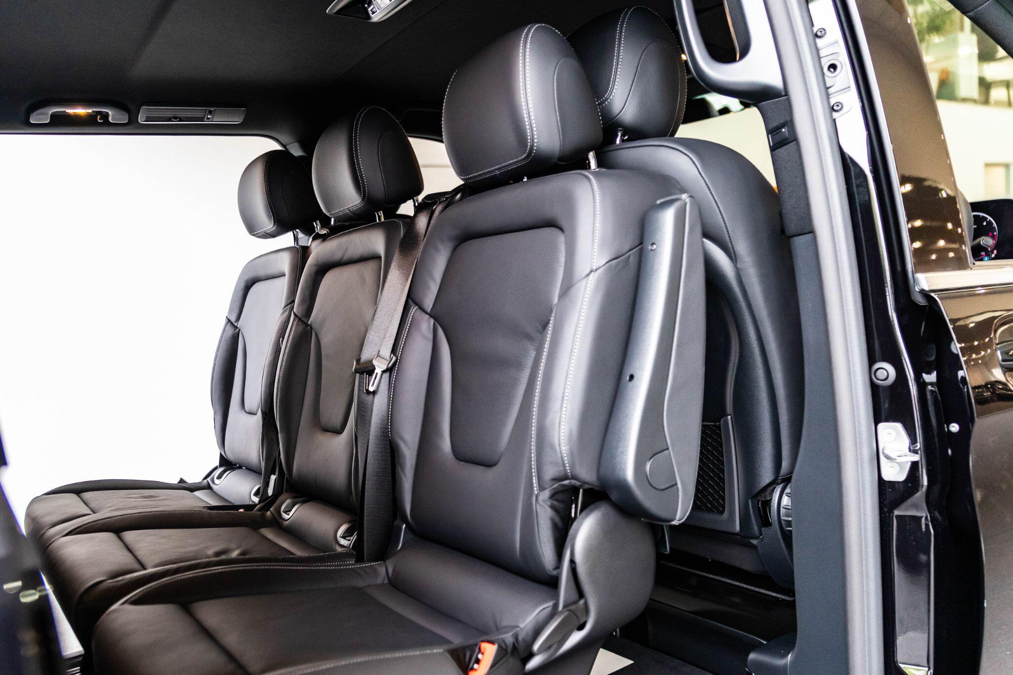 Mercedes-Benz V-Class view 17