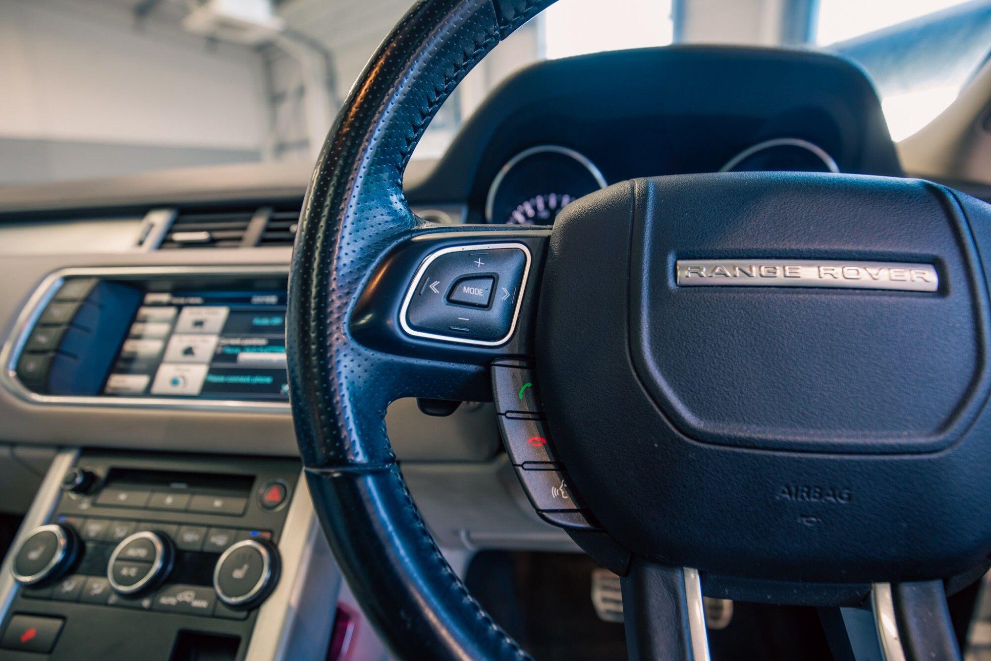 Land Rover Range Rover Evoque view 12