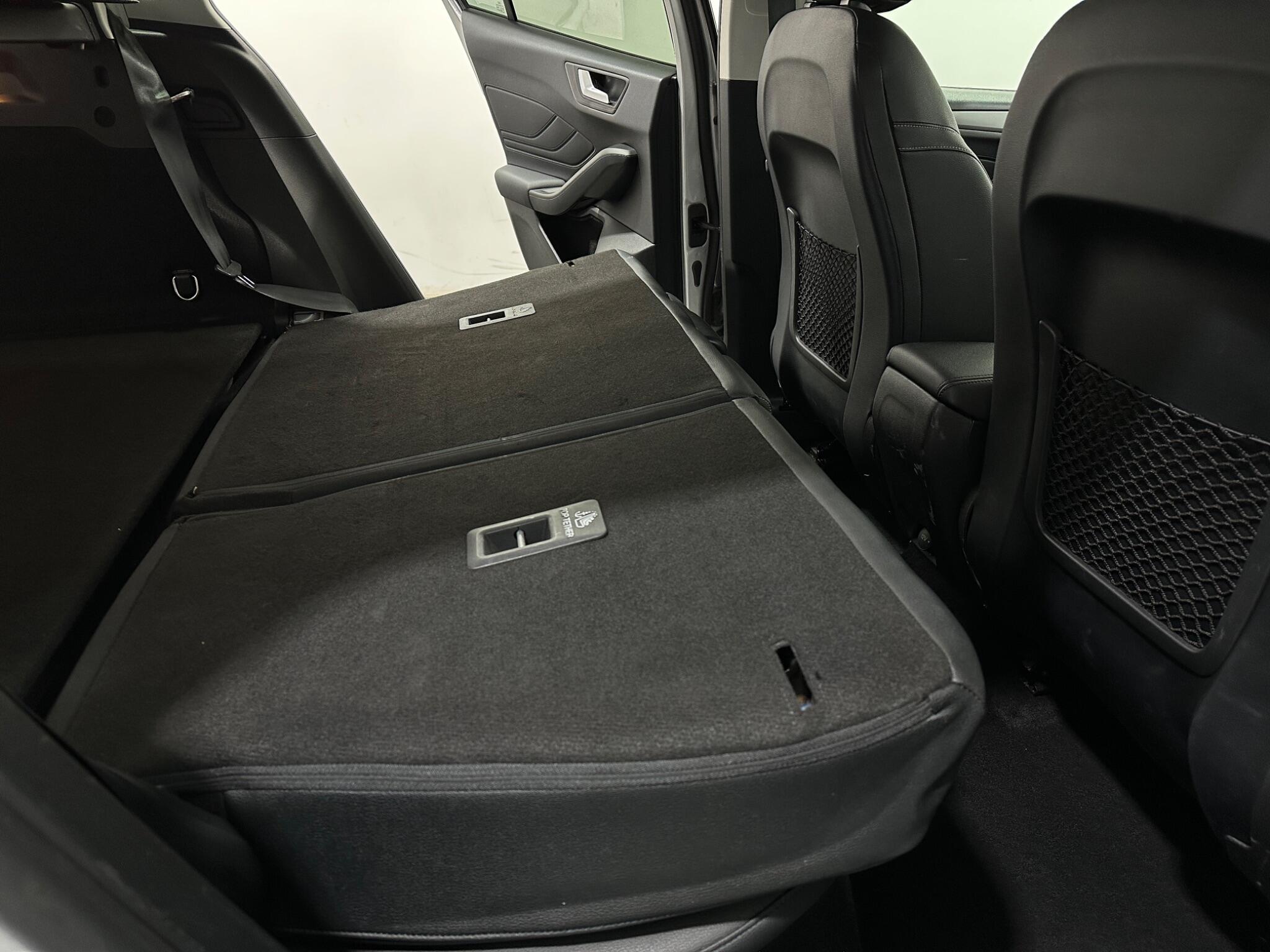 Ford Focus view 45