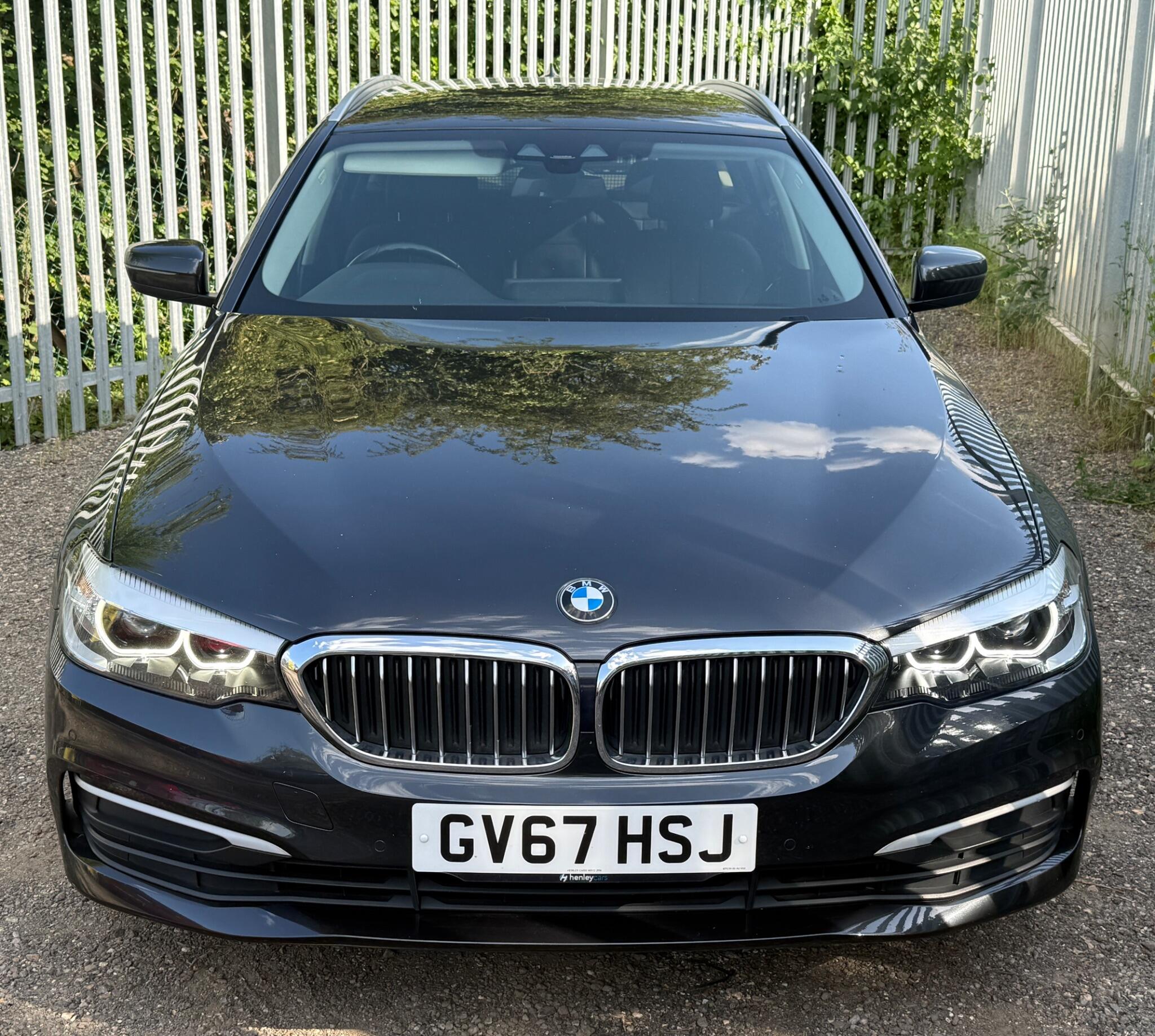 2017 BMW 5 Series image 2
