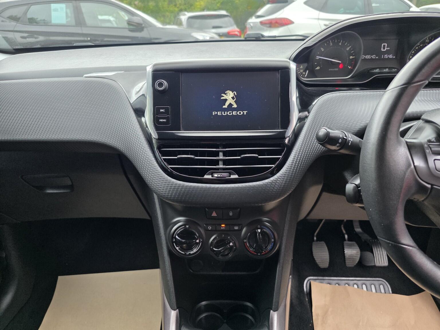 Peugeot 2008 view 8