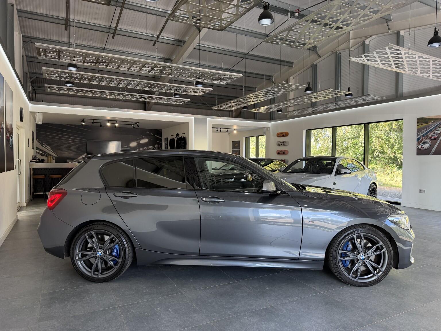 BMW 1 Series view 18