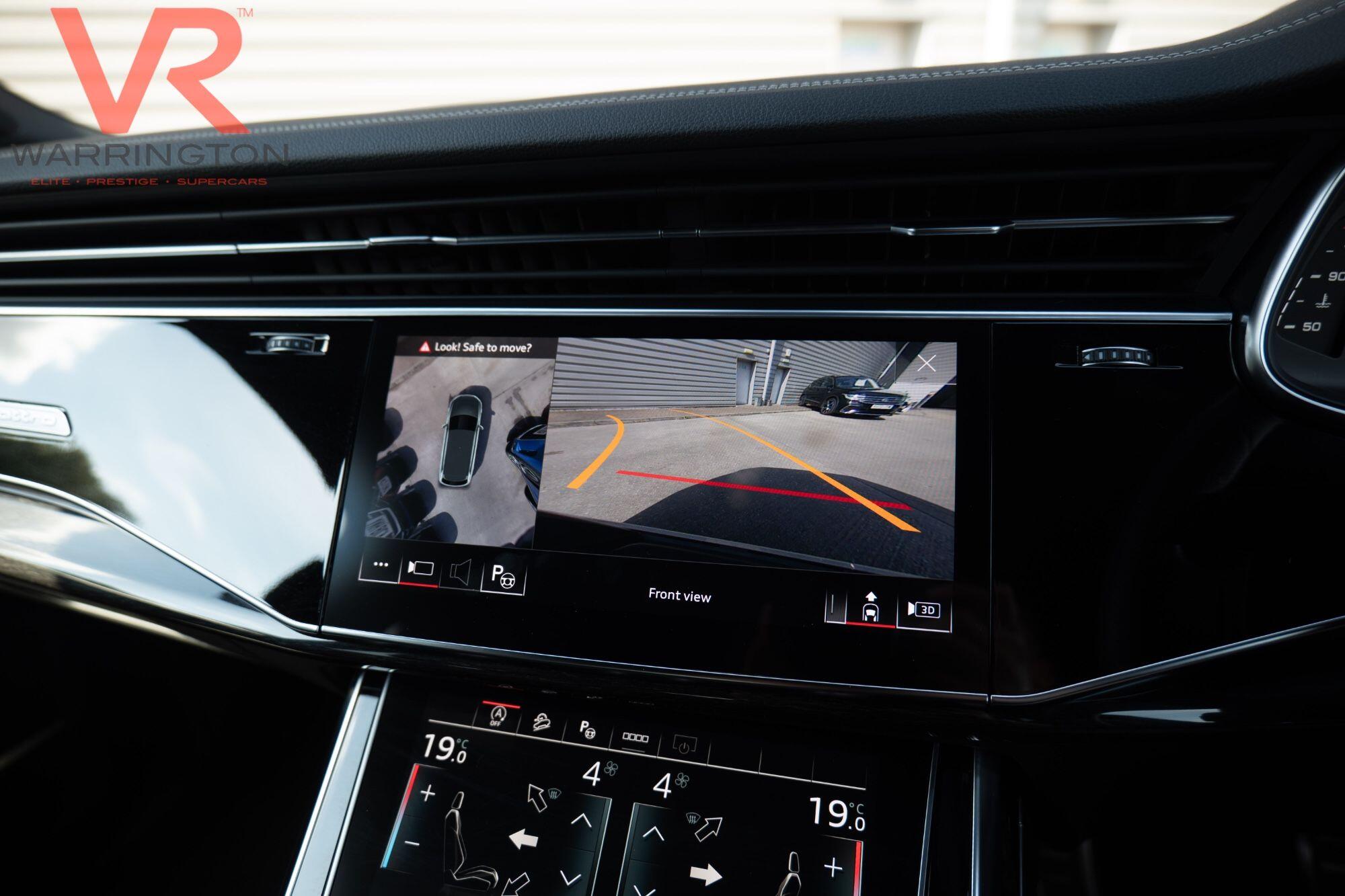 Audi Q7 view 31