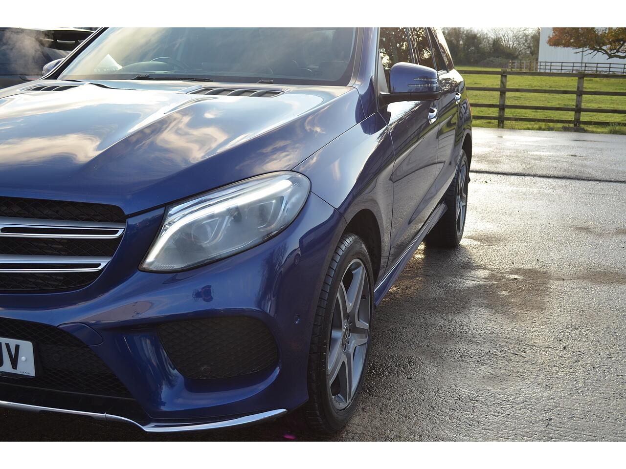 Mercedes-Benz Gle view 51