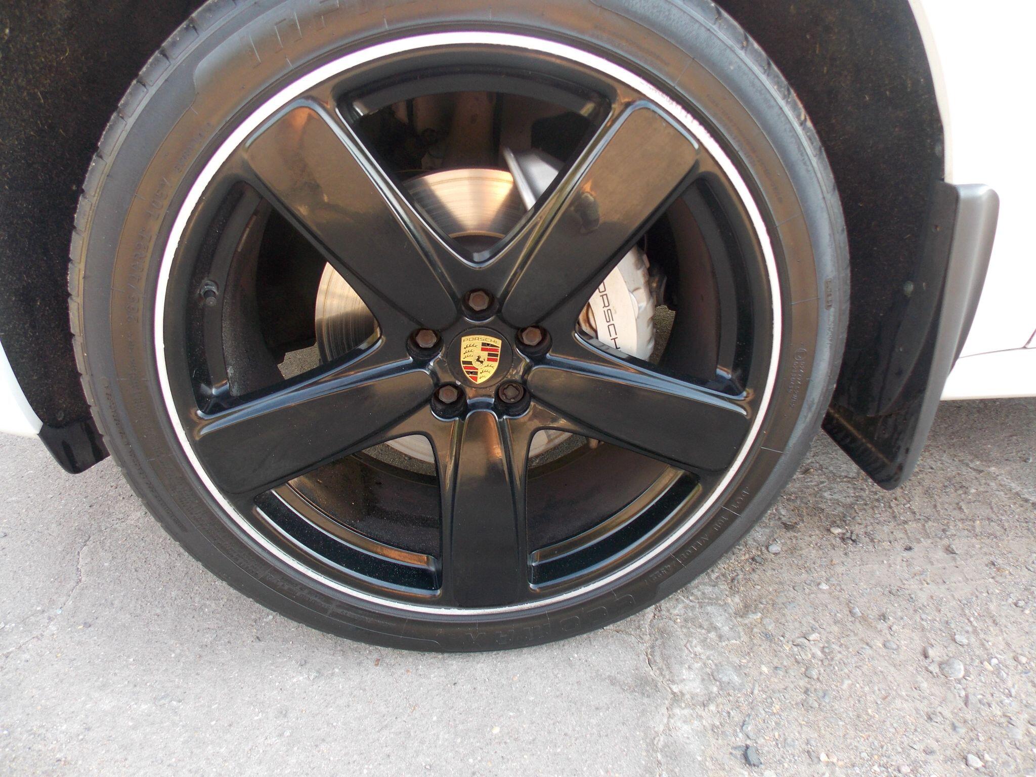 Porsche Macan view 48