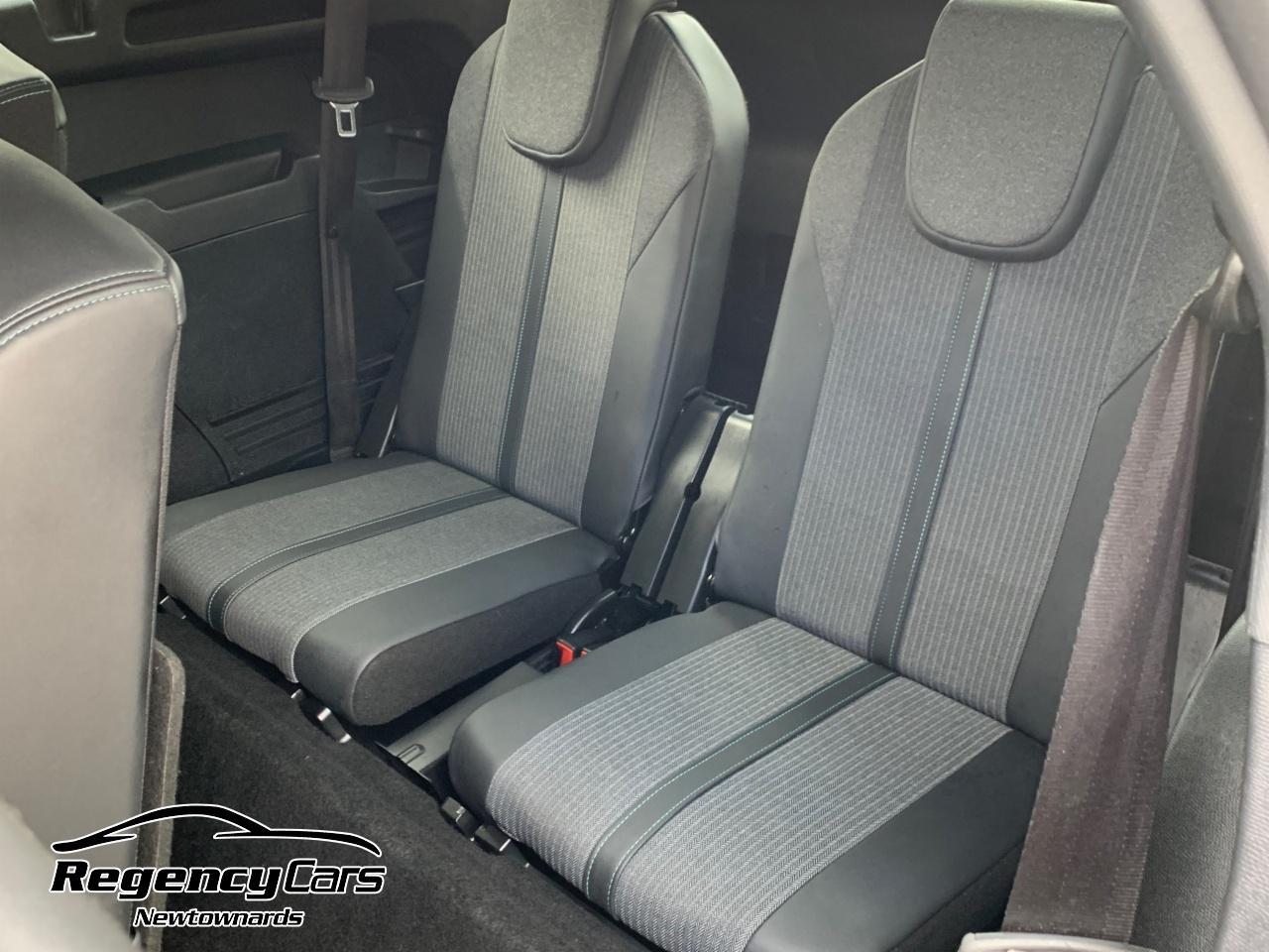 Peugeot 5008 view 17