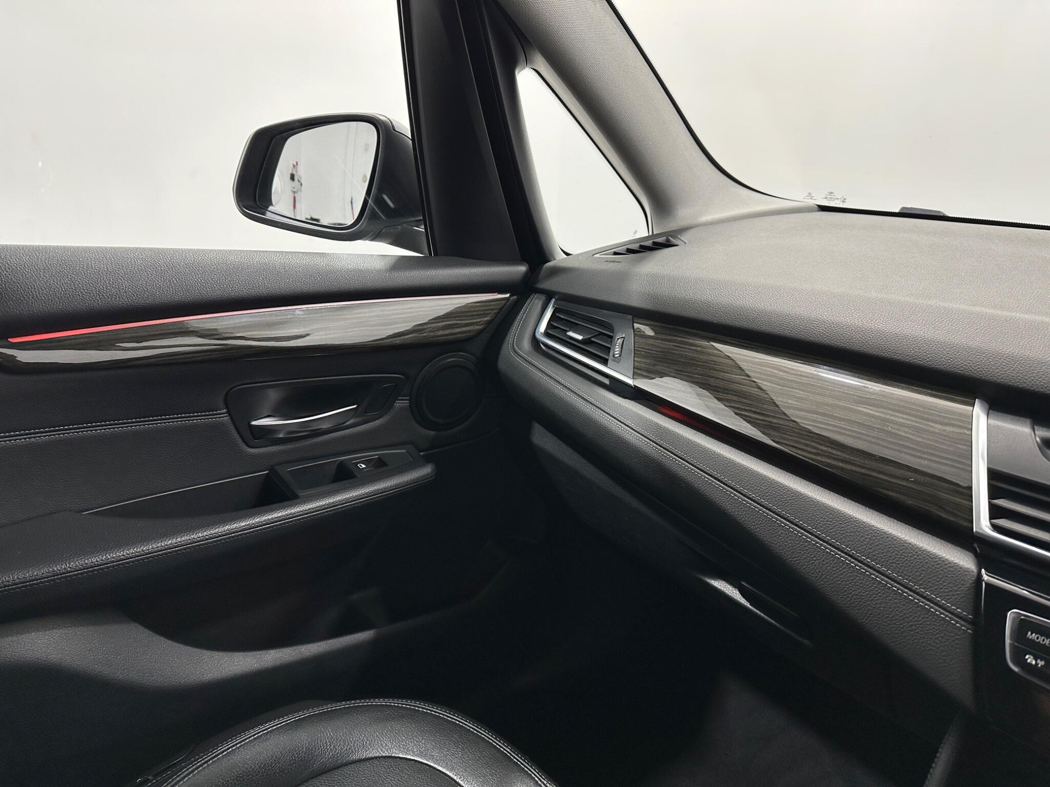 BMW 2 Series Gran Tourer view 27