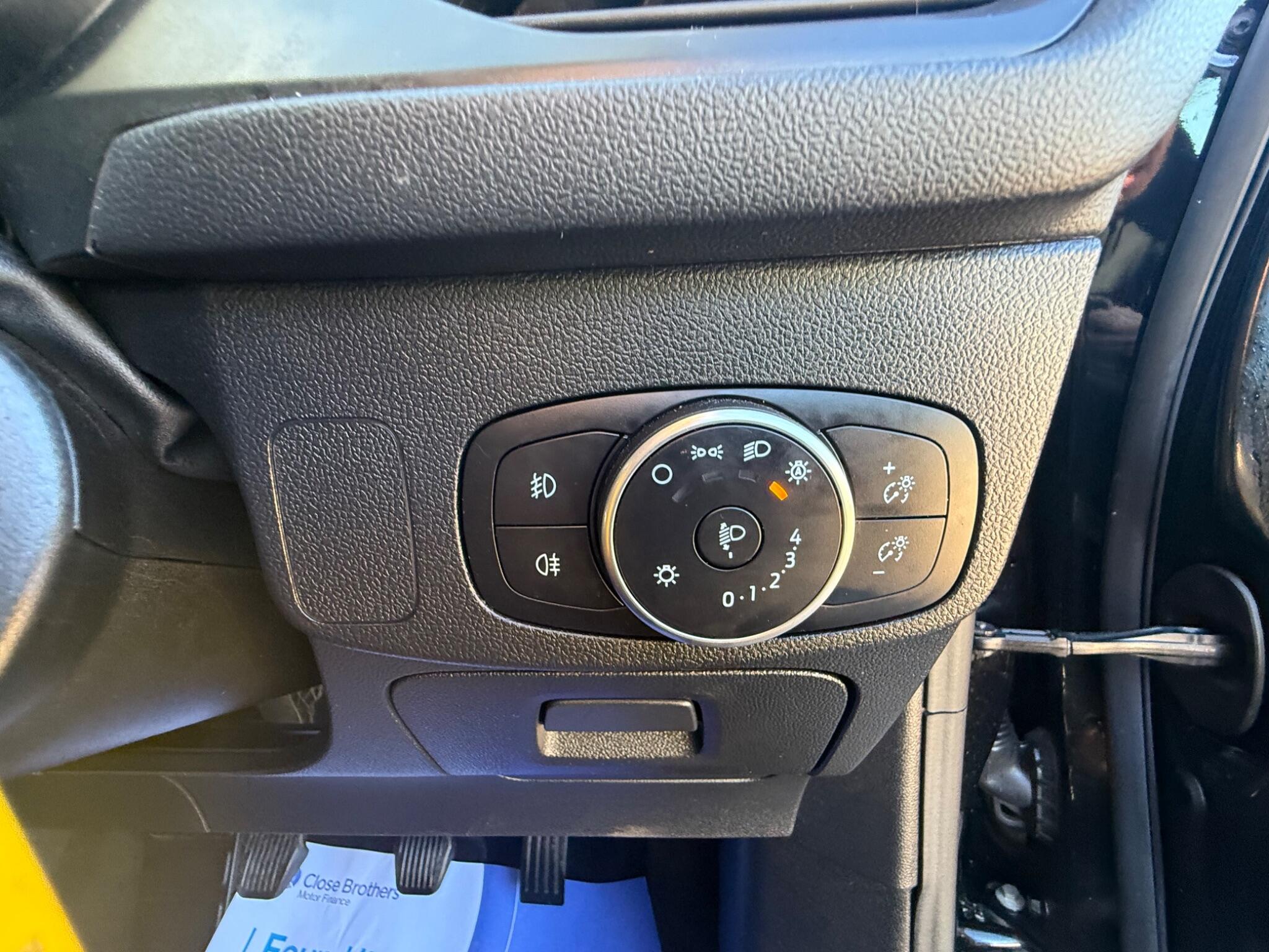 Ford Focus view 28