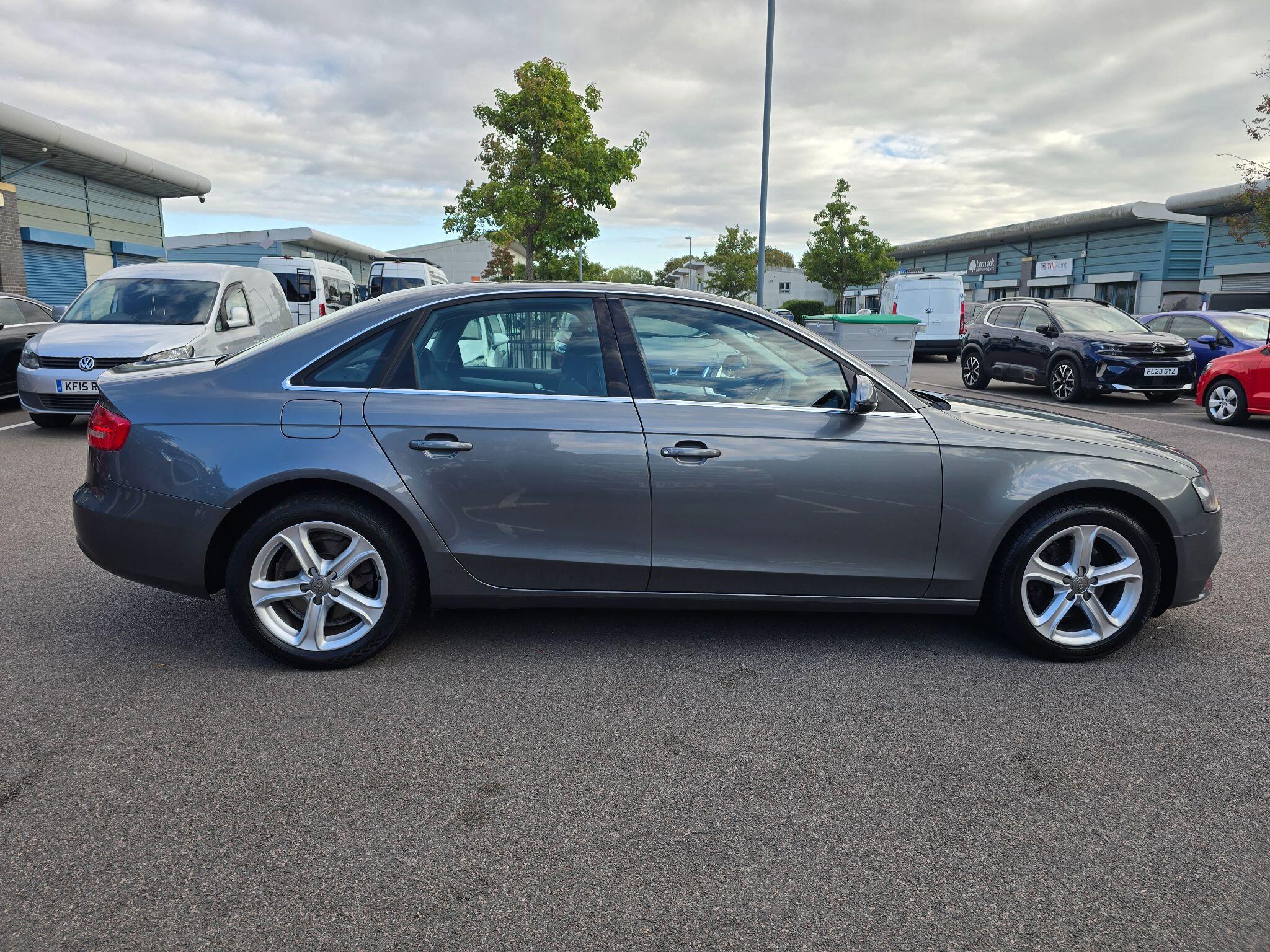 Audi A4 view 11