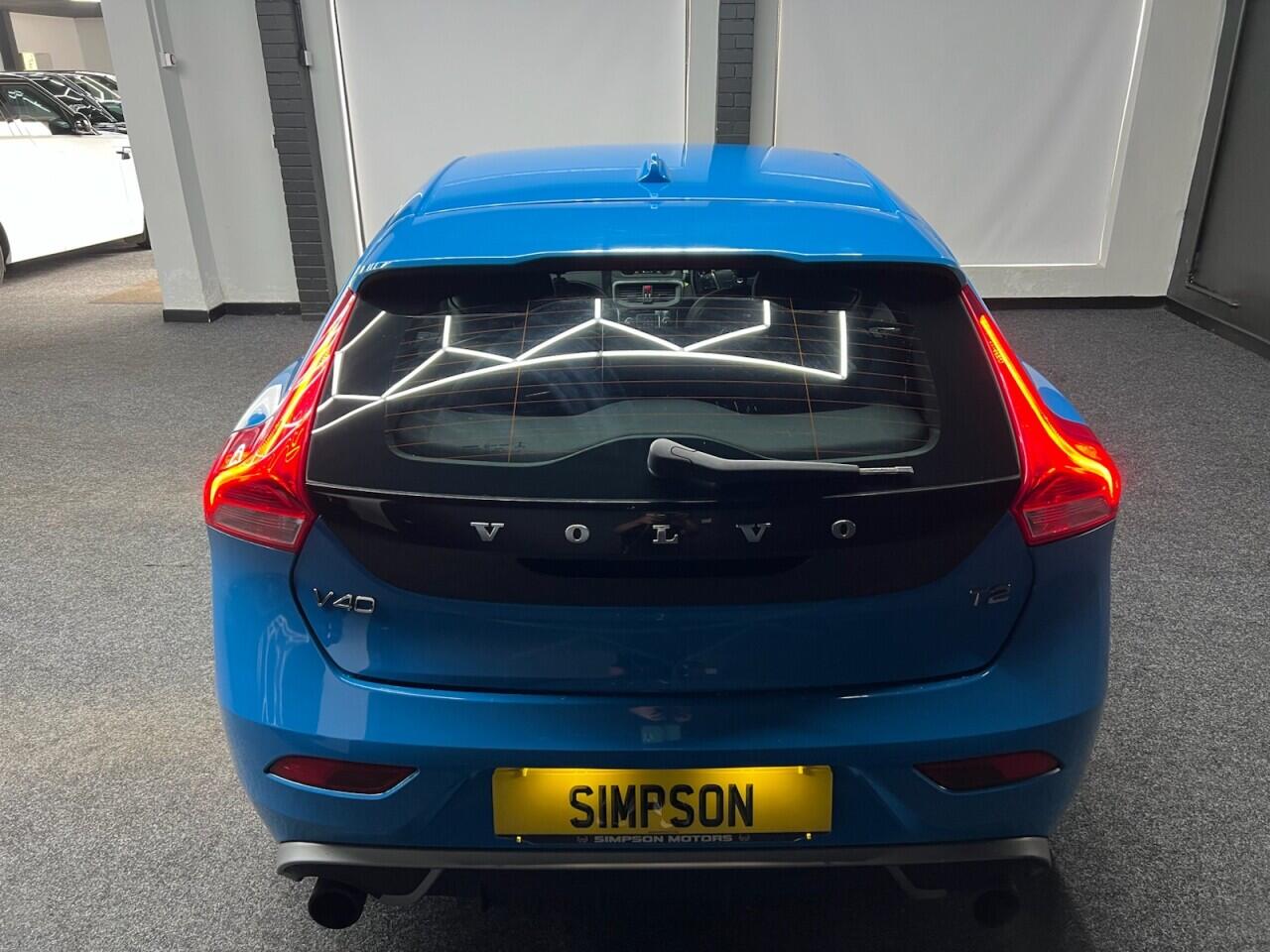 Volvo V40 view 9