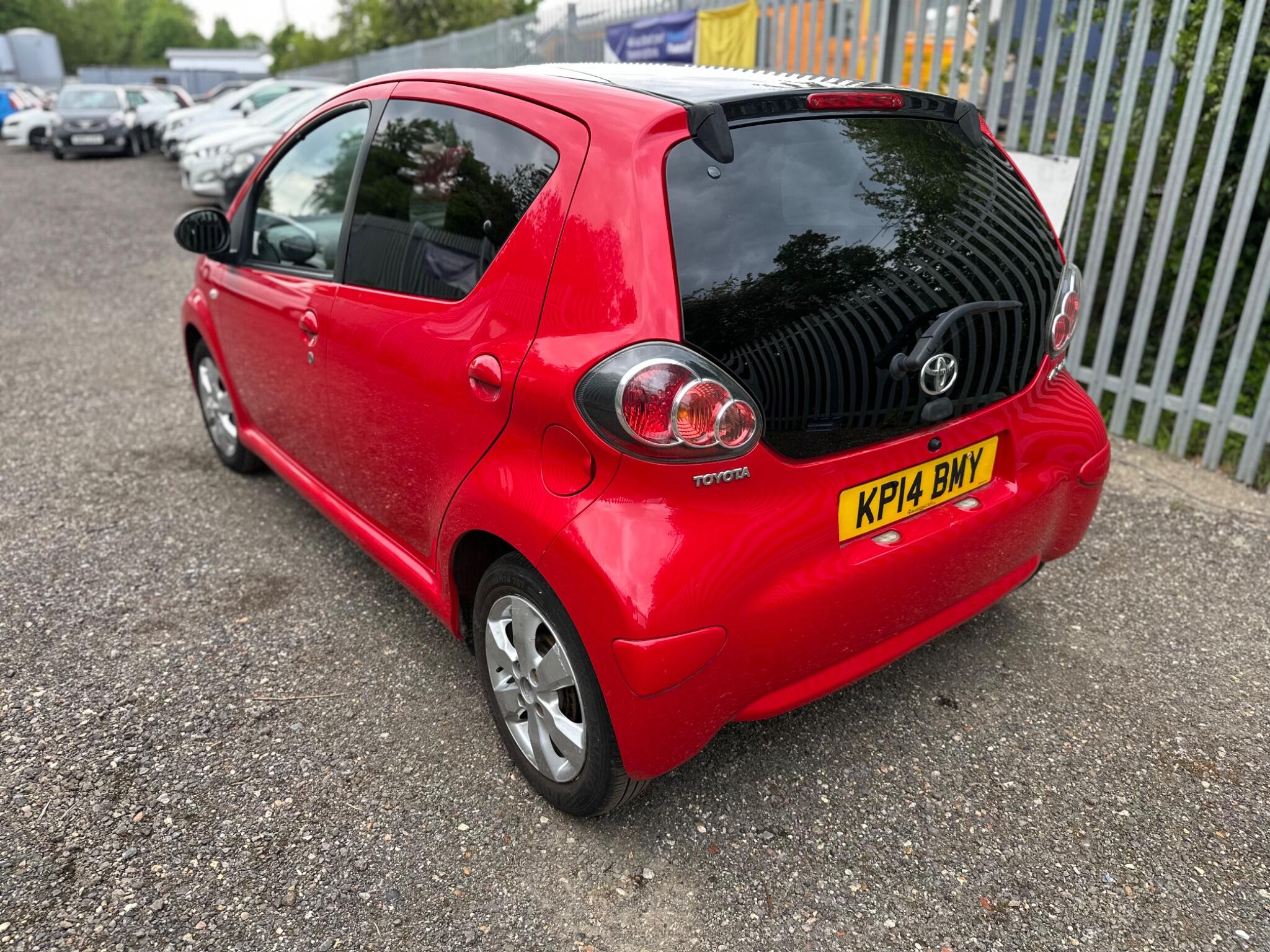 2014 Toyota AYGO image 8