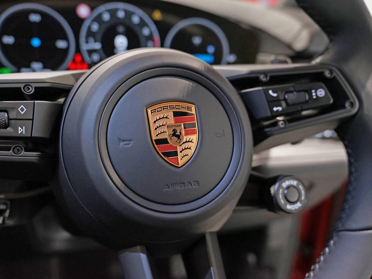 Porsche Cayenne view 30