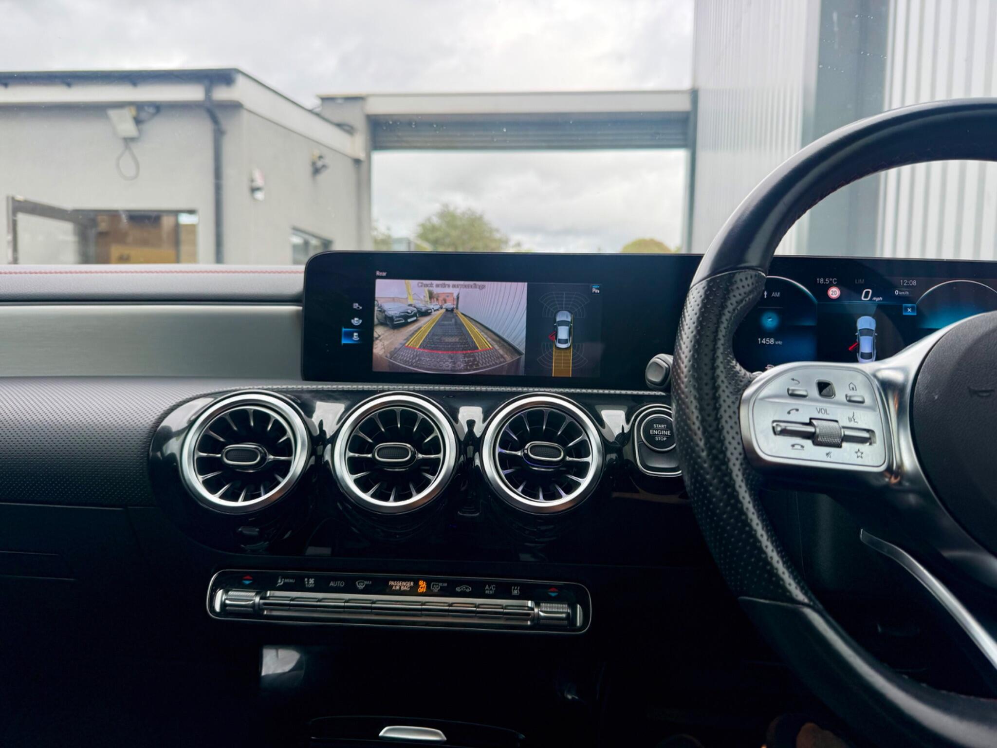 Mercedes-Benz Cla view 26