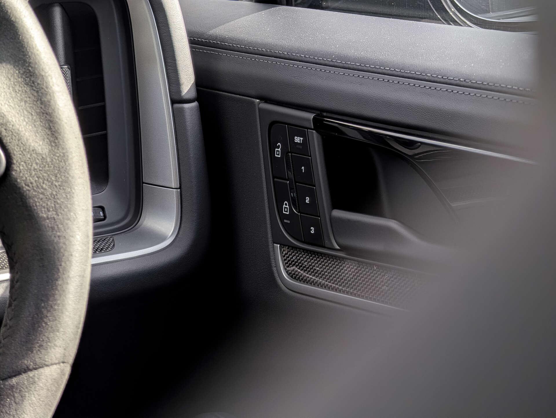 Porsche Cayenne view 37
