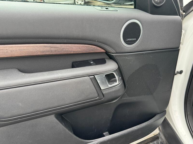 Land Rover Discovery view 52