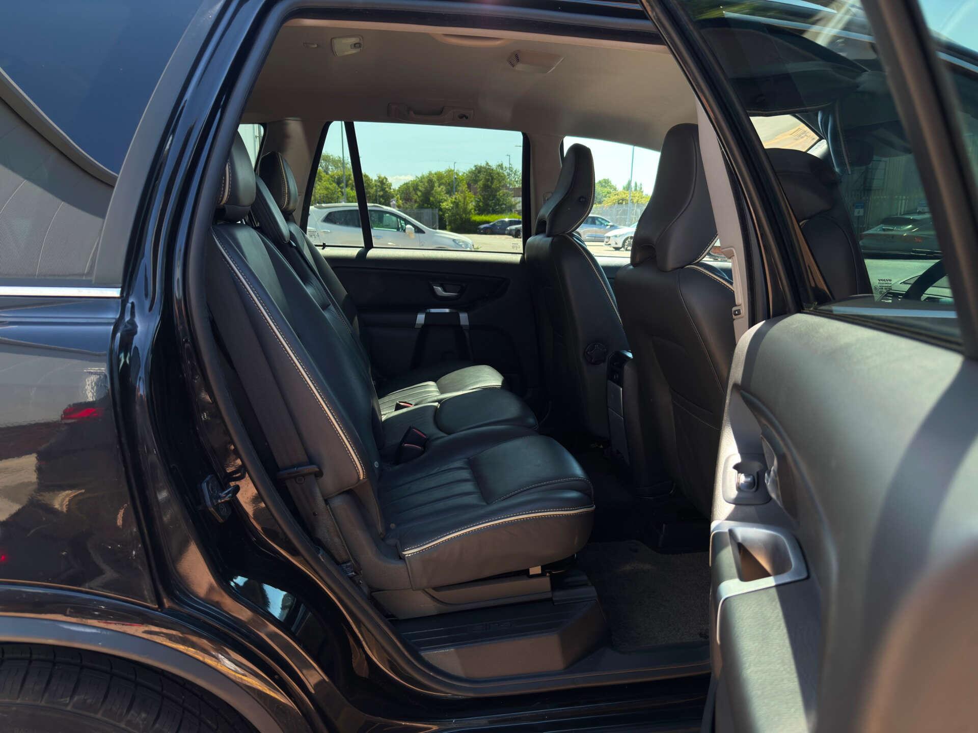 Volvo XC90 view 27