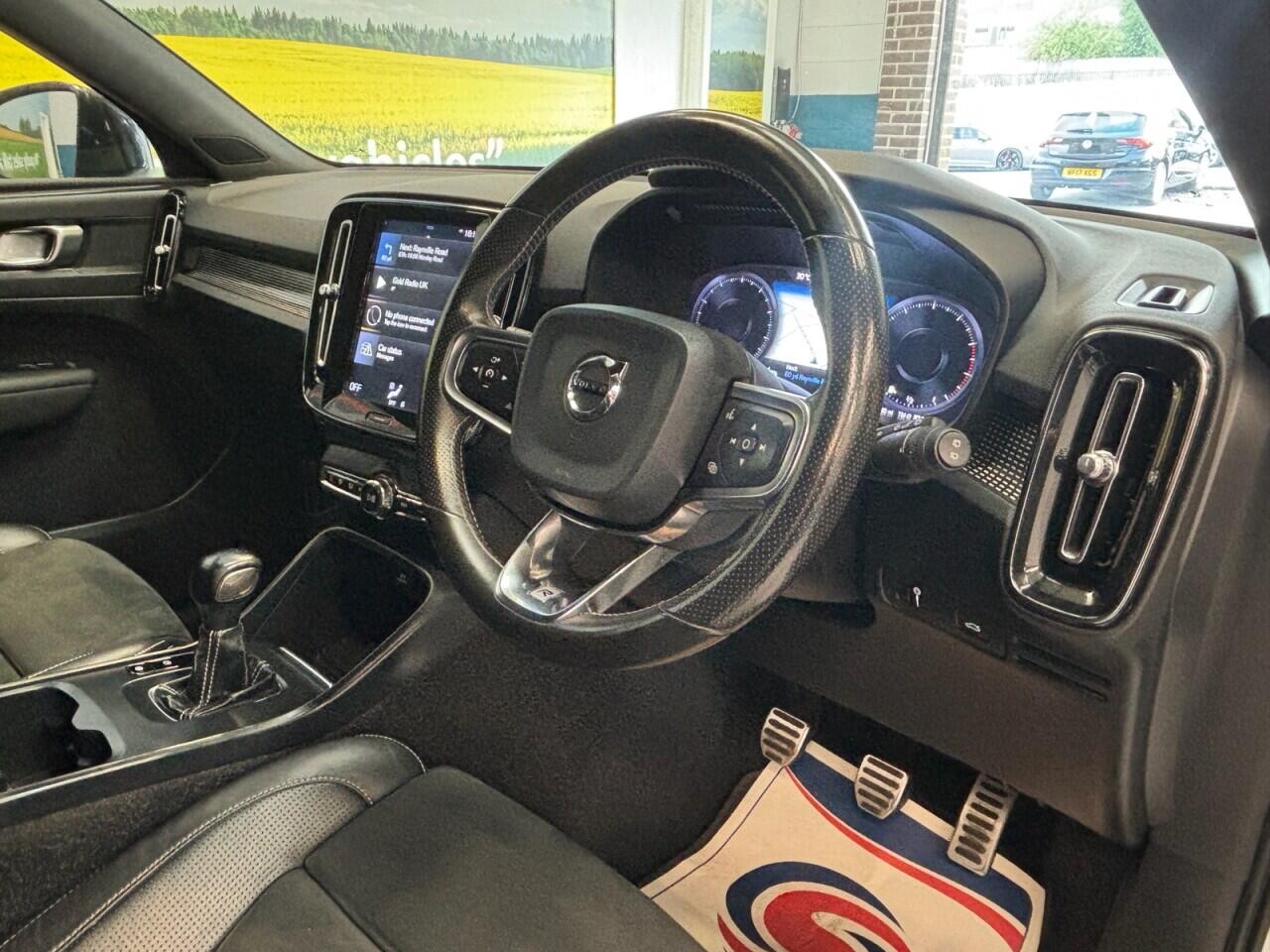 Volvo XC40 view 13