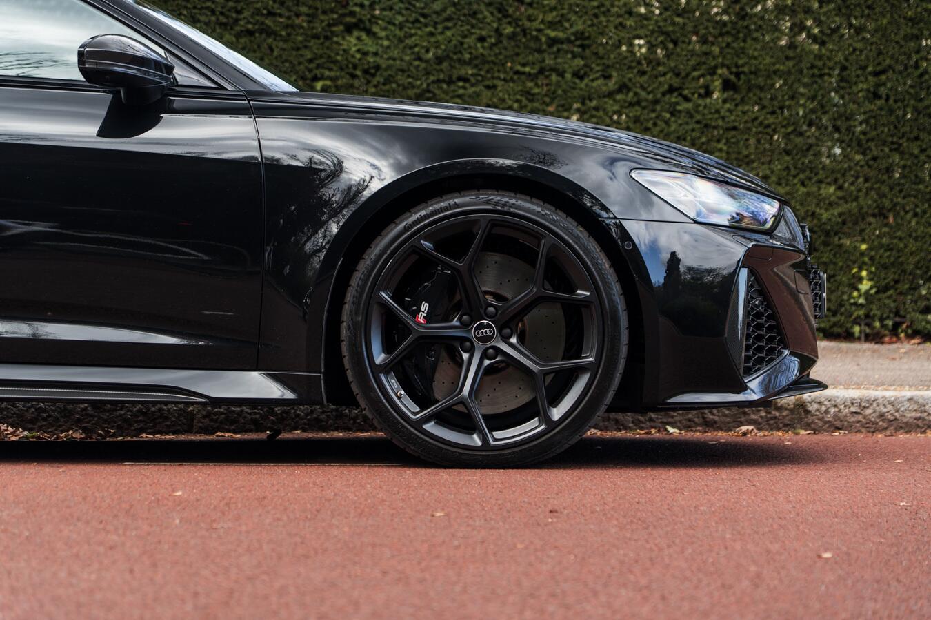Audi RS6 Avant view 7