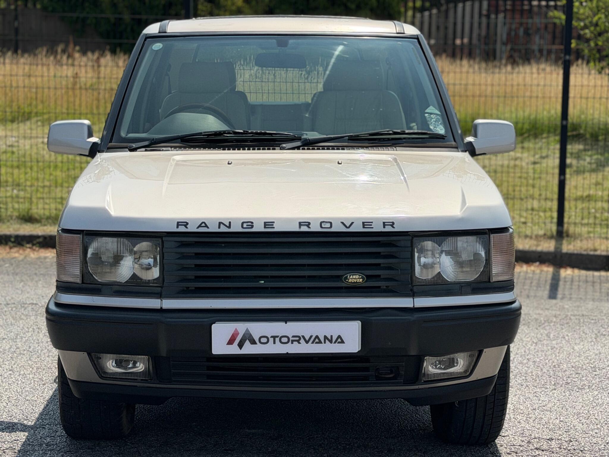 Land Rover Range Rover view 2