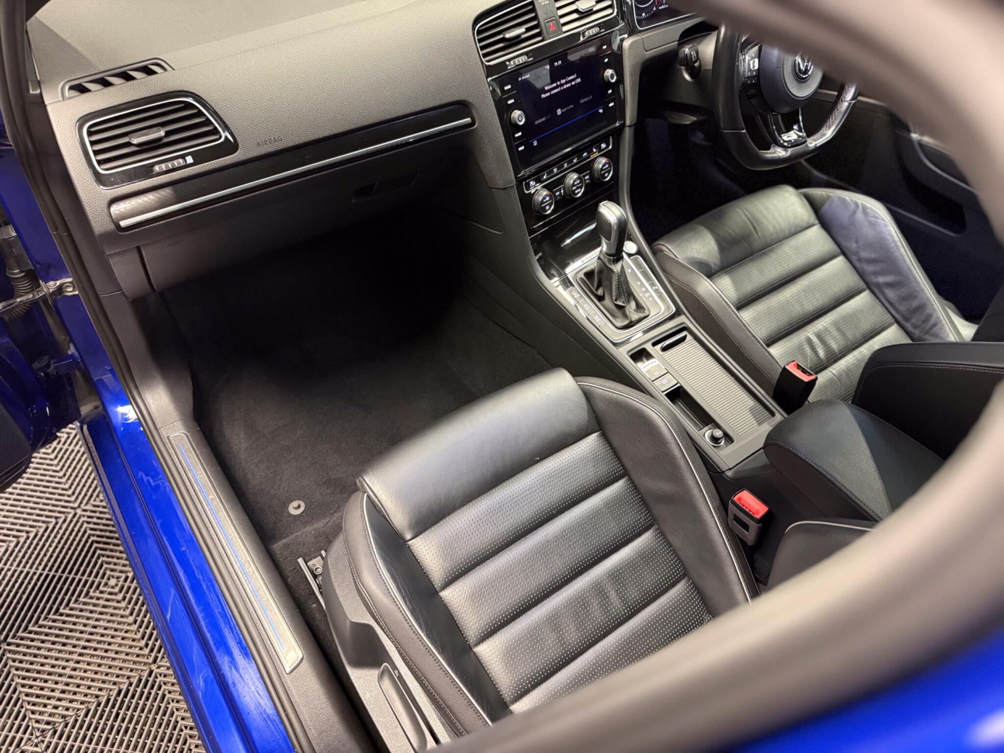 Volkswagen Golf view 25
