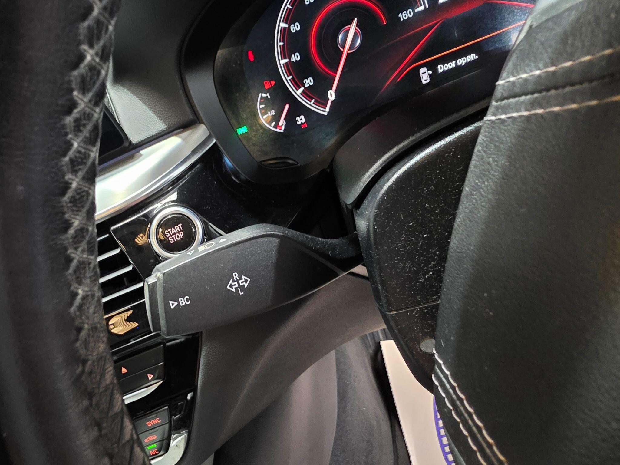 BMW 5 Series view 22
